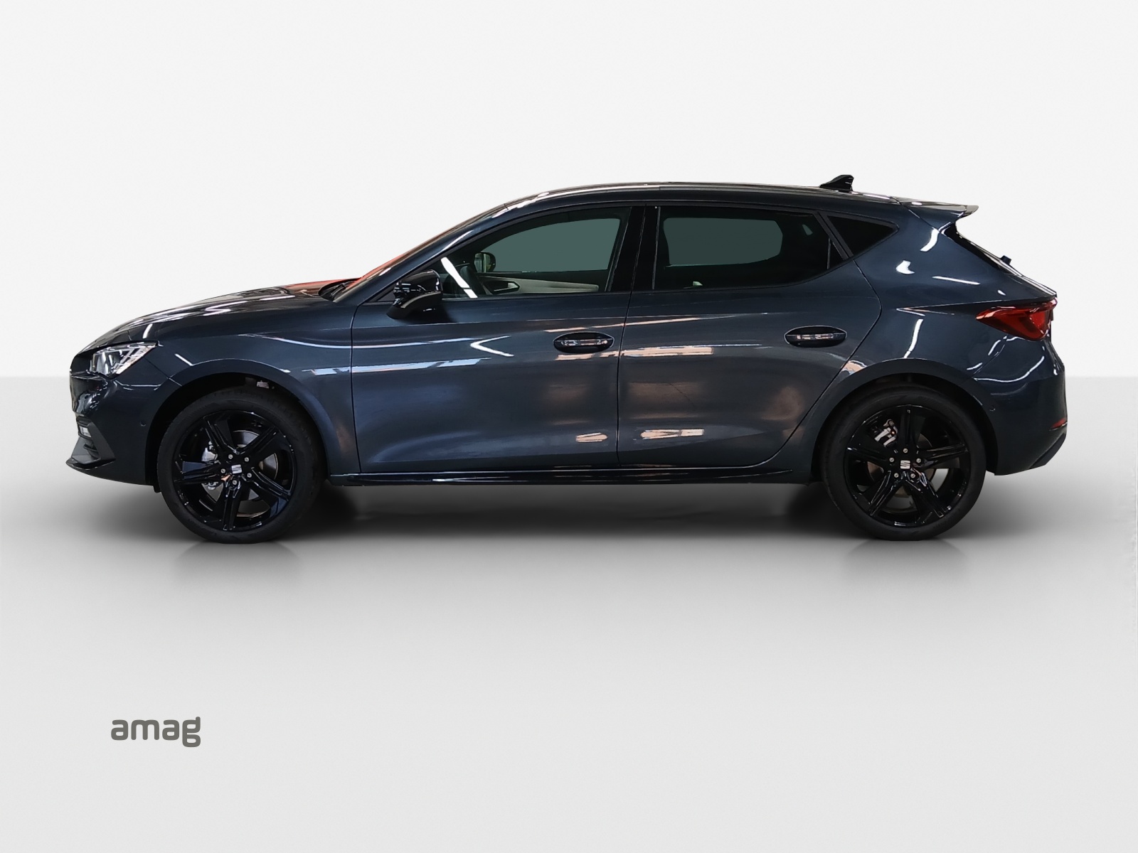 SEAT Leon 1.5 eTSI mHEV DSG 75 Edition-image-1