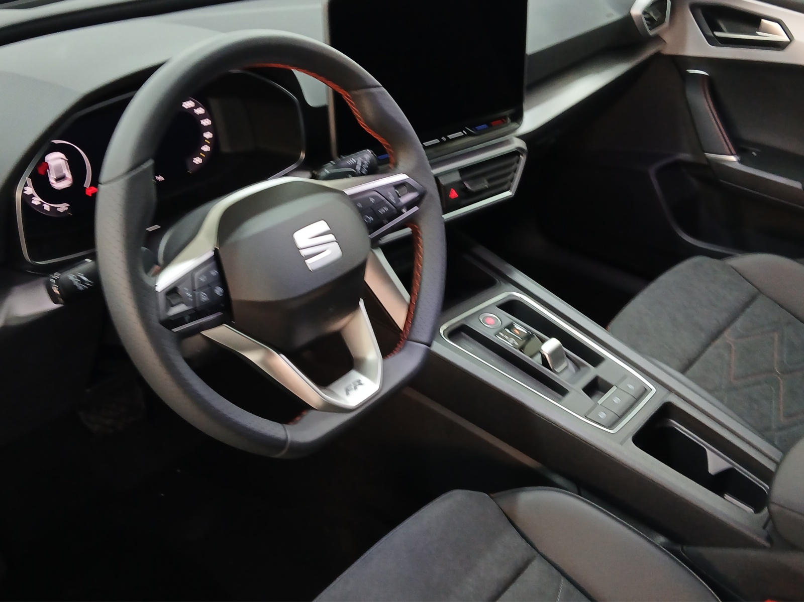 SEAT Leon 1.5 eTSI mHEV DSG 75 Edition-image-14
