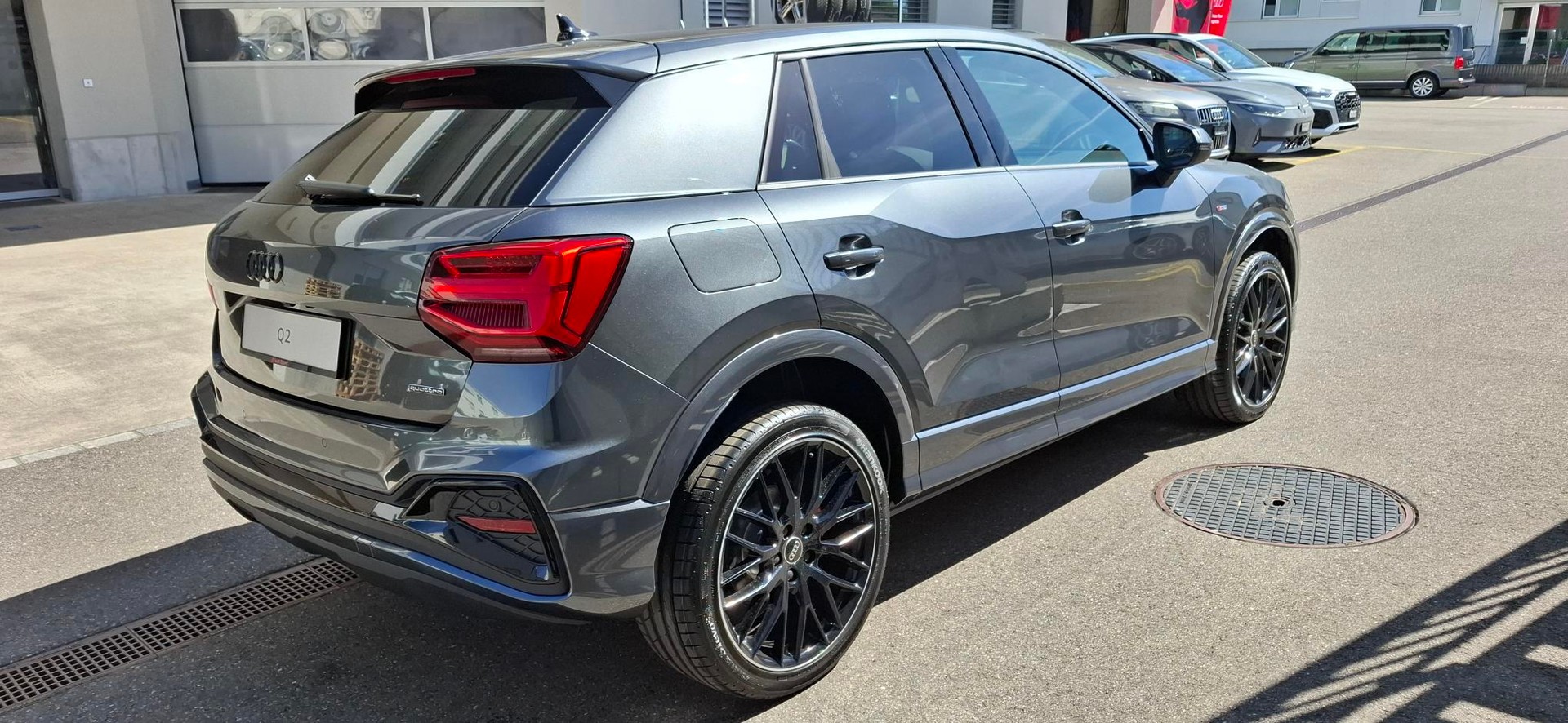 AUDI Q2 40 TFSI S line Attraction quattro S-tronic-image-4
