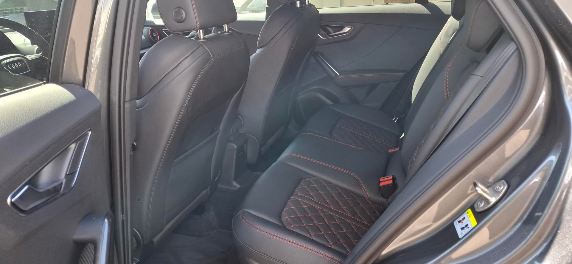 AUDI Q2 40 TFSI S line Attraction quattro S-tronic-image-9