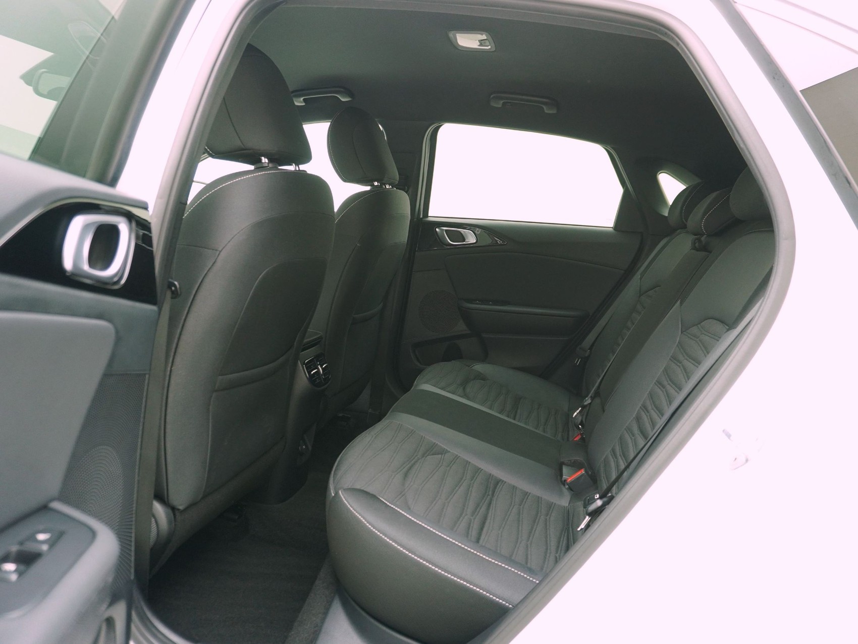 KIA Ceed 1.5 T-GDi MHEV Power-image-11