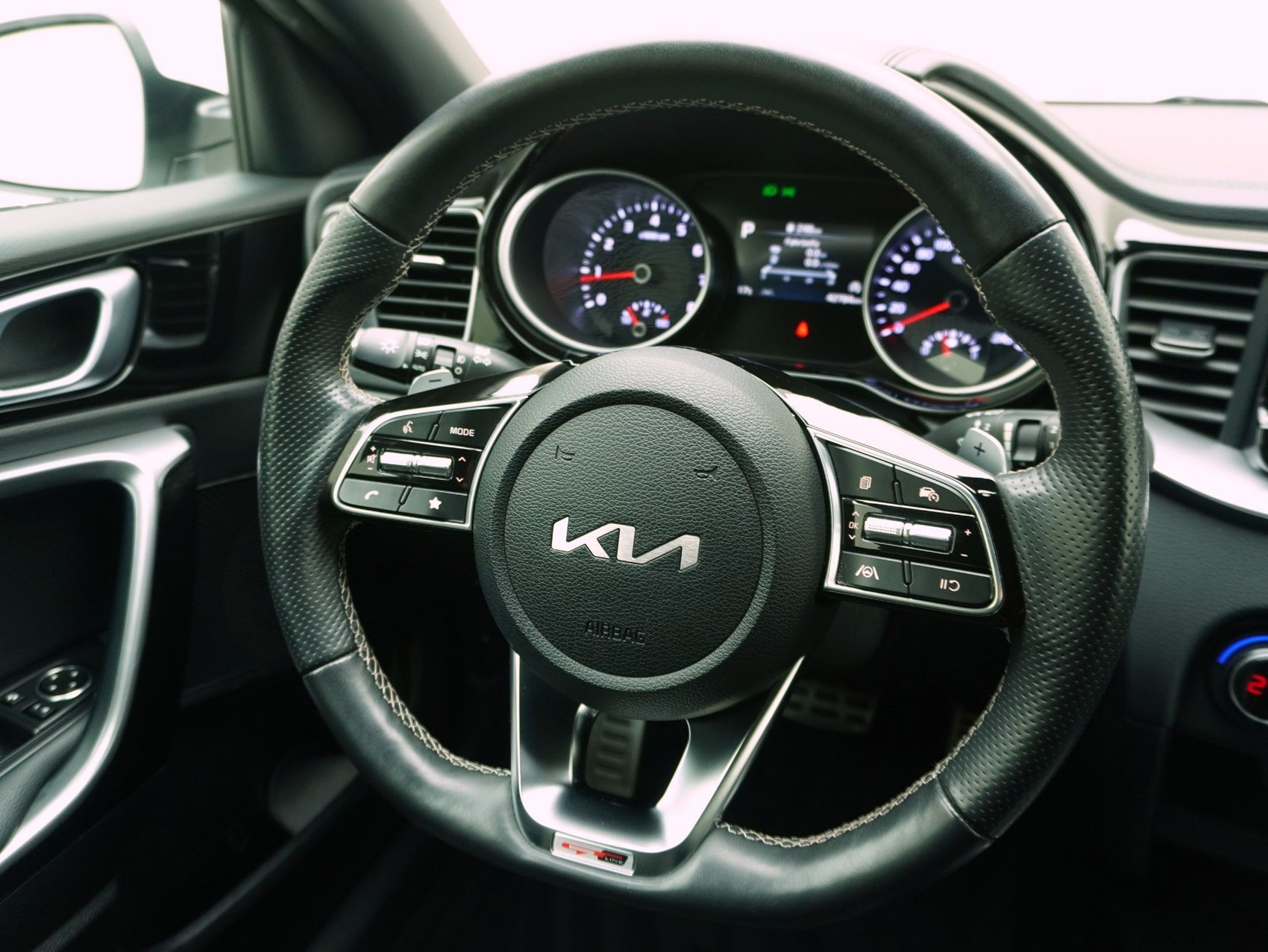 KIA Ceed 1.5 T-GDi MHEV Power-image-10