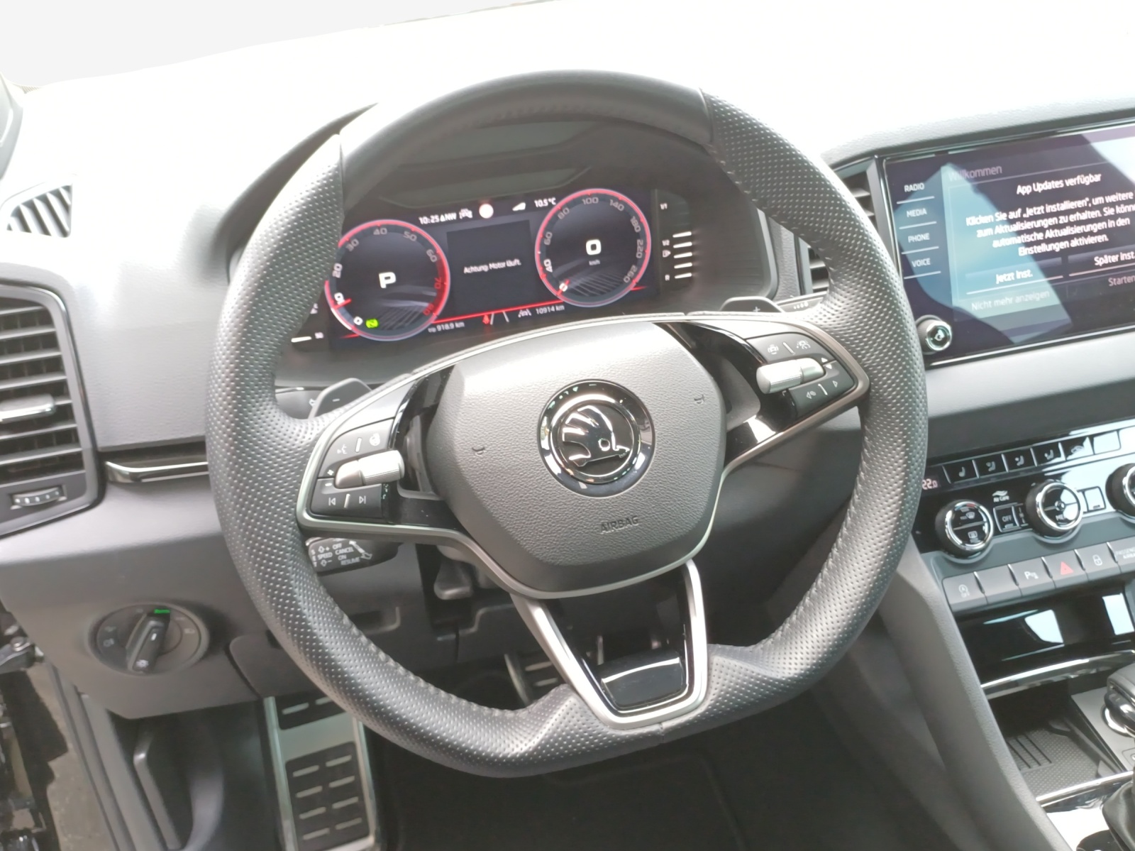 SKODA Karoq 2.0 TSI SportLine 4x4 DSG-image-9