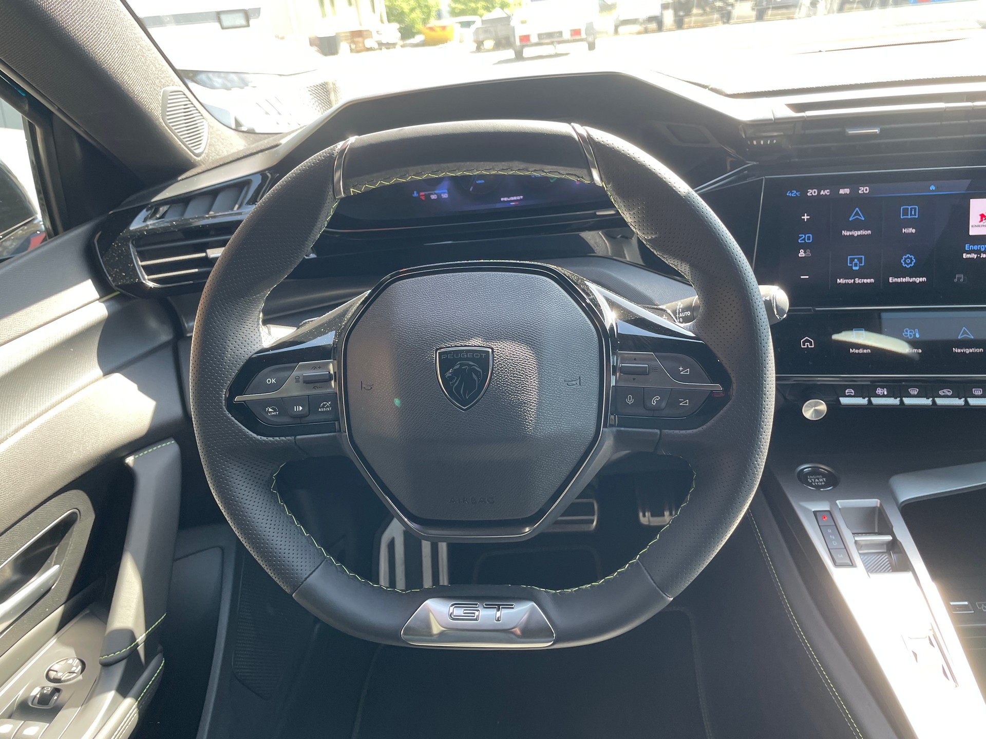 PEUGEOT 308 1.2 HEV 136 GT-image-8