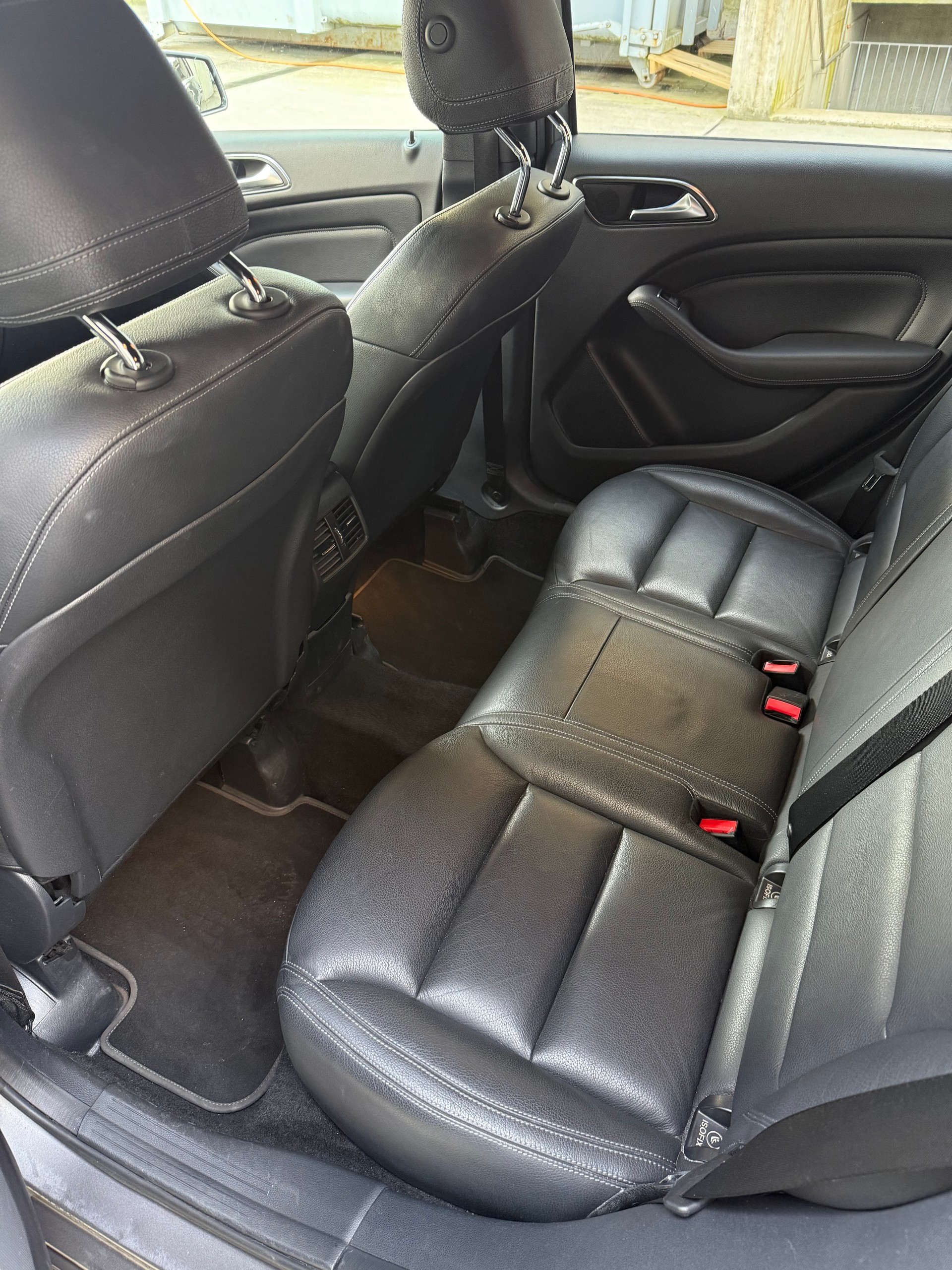 MERCEDES-BENZ B 200 AMG Line 7G-DCT-image-12