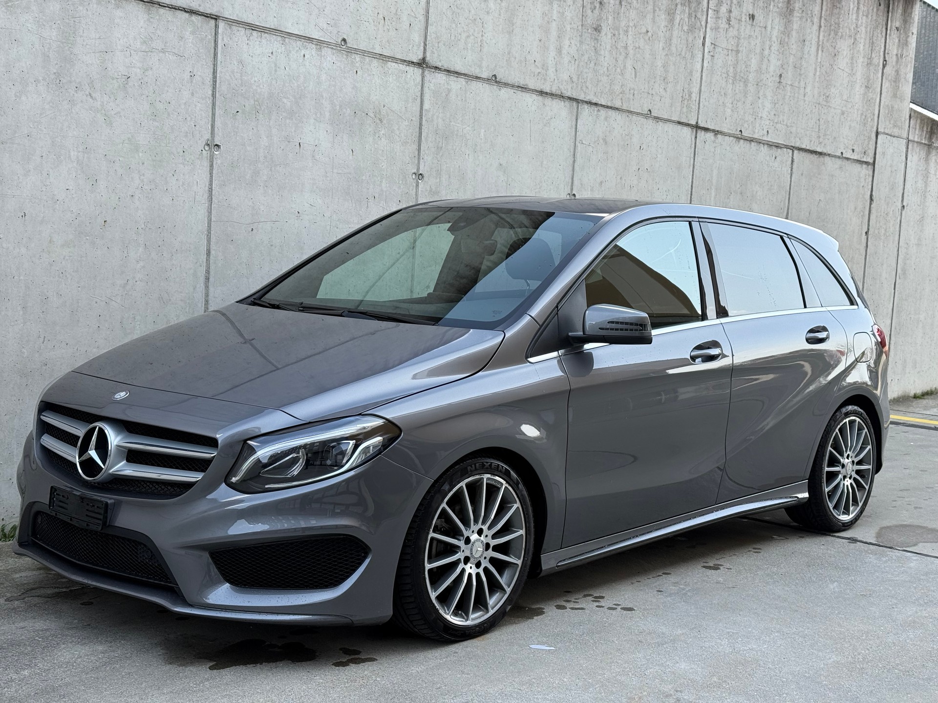 MERCEDES-BENZ B 200 AMG Line 7G-DCT
