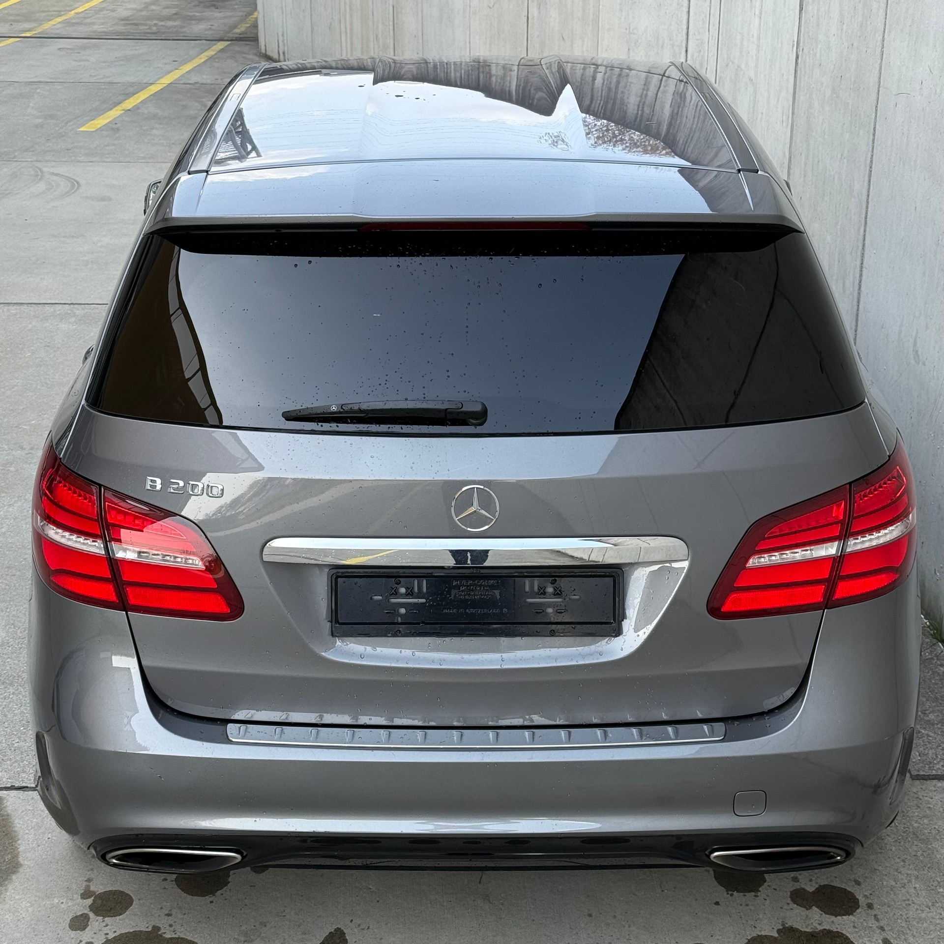 MERCEDES-BENZ B 200 AMG Line 7G-DCT-image-4