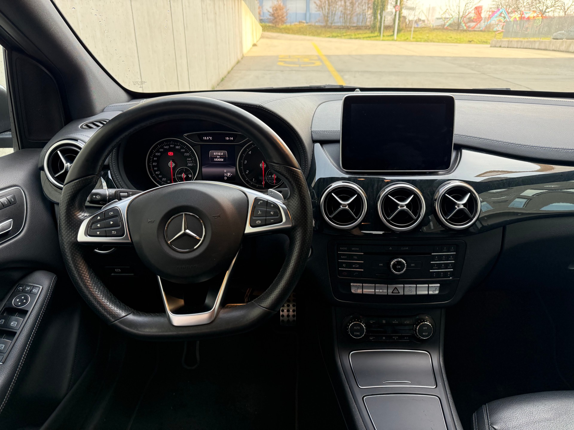 MERCEDES-BENZ B 200 AMG Line 7G-DCT-image-8