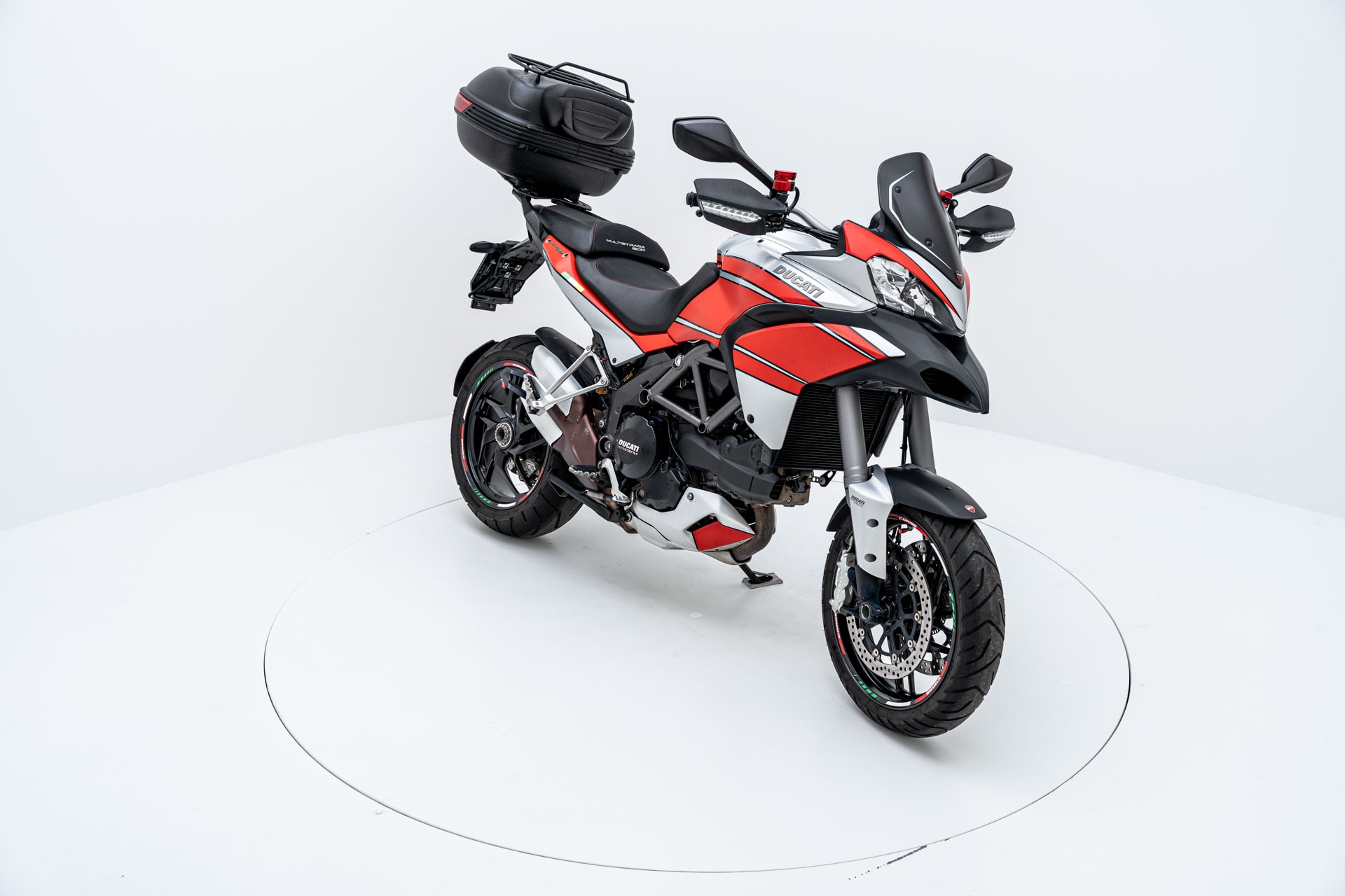 DUCATI Multistrada 1200 S ABS-showroom-element-1