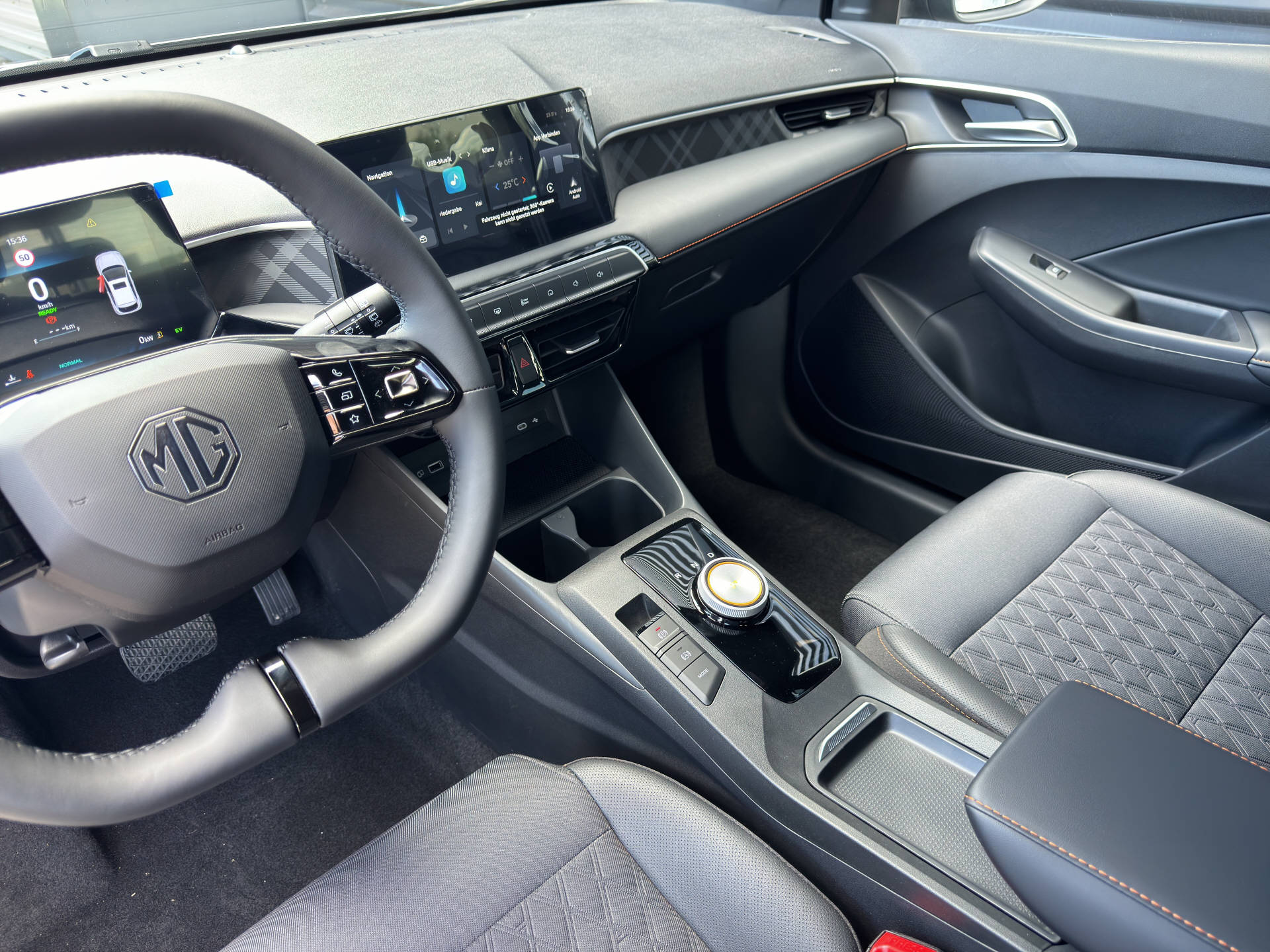 MG 3 1.5 Hybrid+ Luxury-image-9