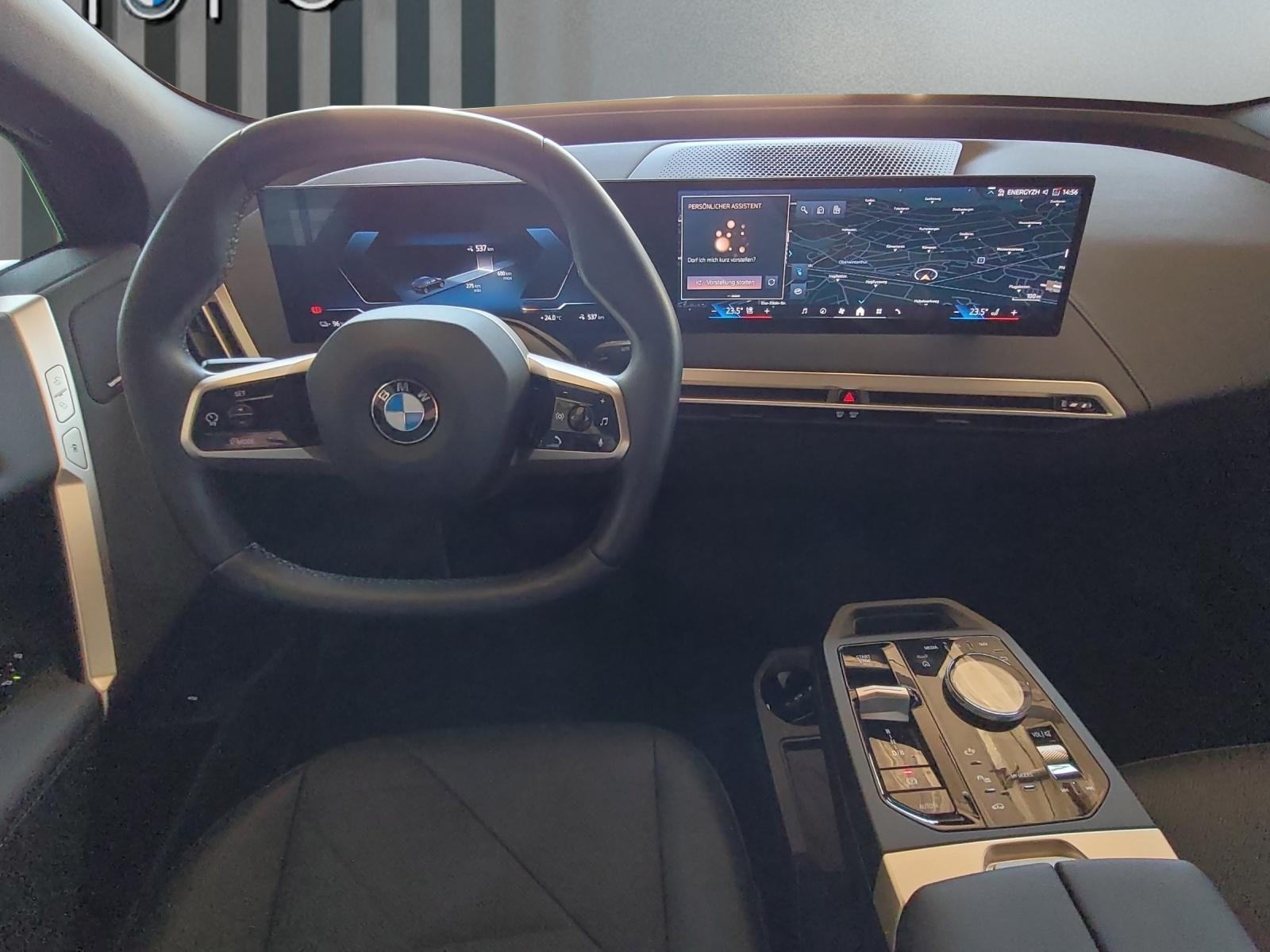 BMW iX xDrive45-image-9