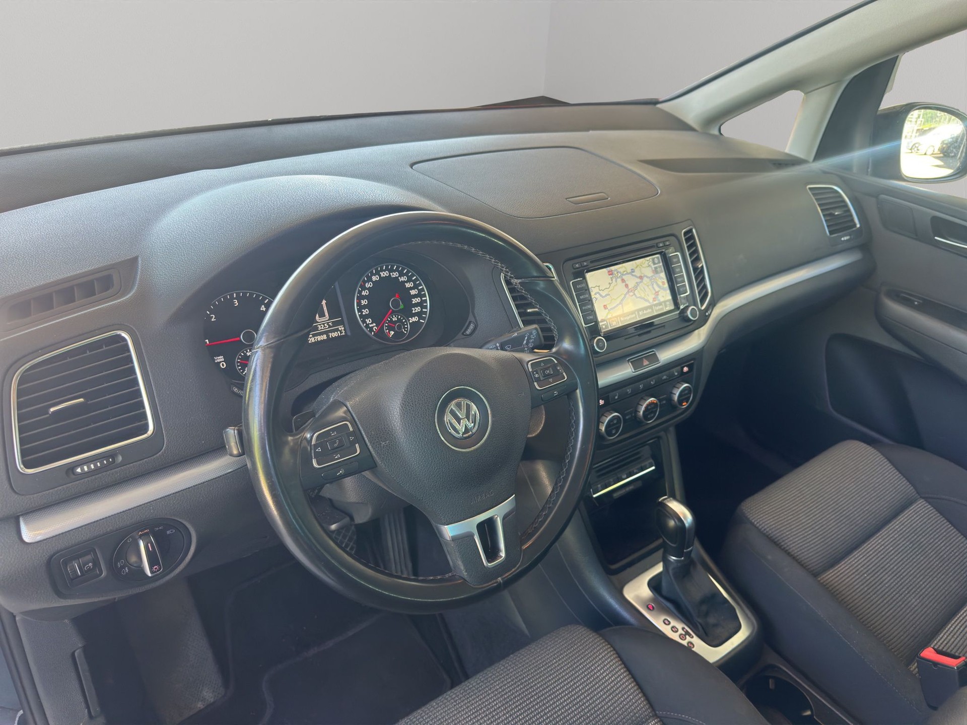 VW Sharan 2.0 TDI BMT Comfortline DSG-image-8