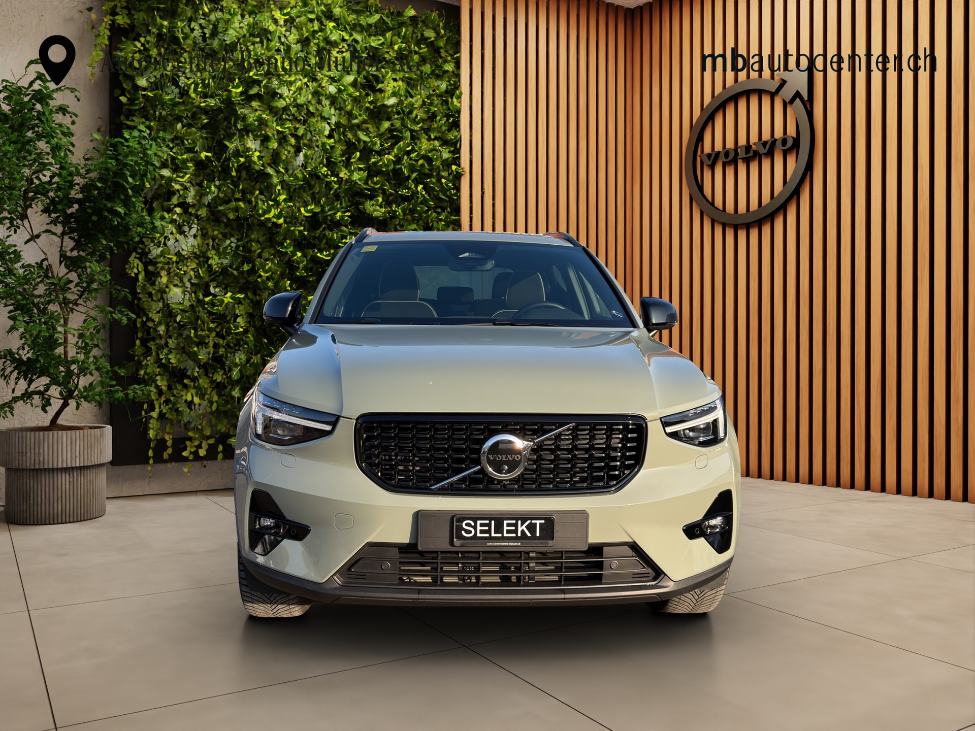 VOLVO XC40 2.0 B4 MH Plus Dark-image-7