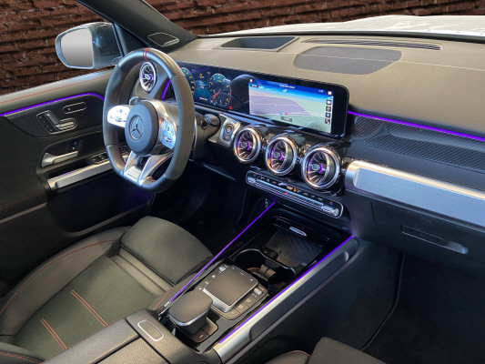 MERCEDES-BENZ GLB 35 AMG 4 MATIC-image-14