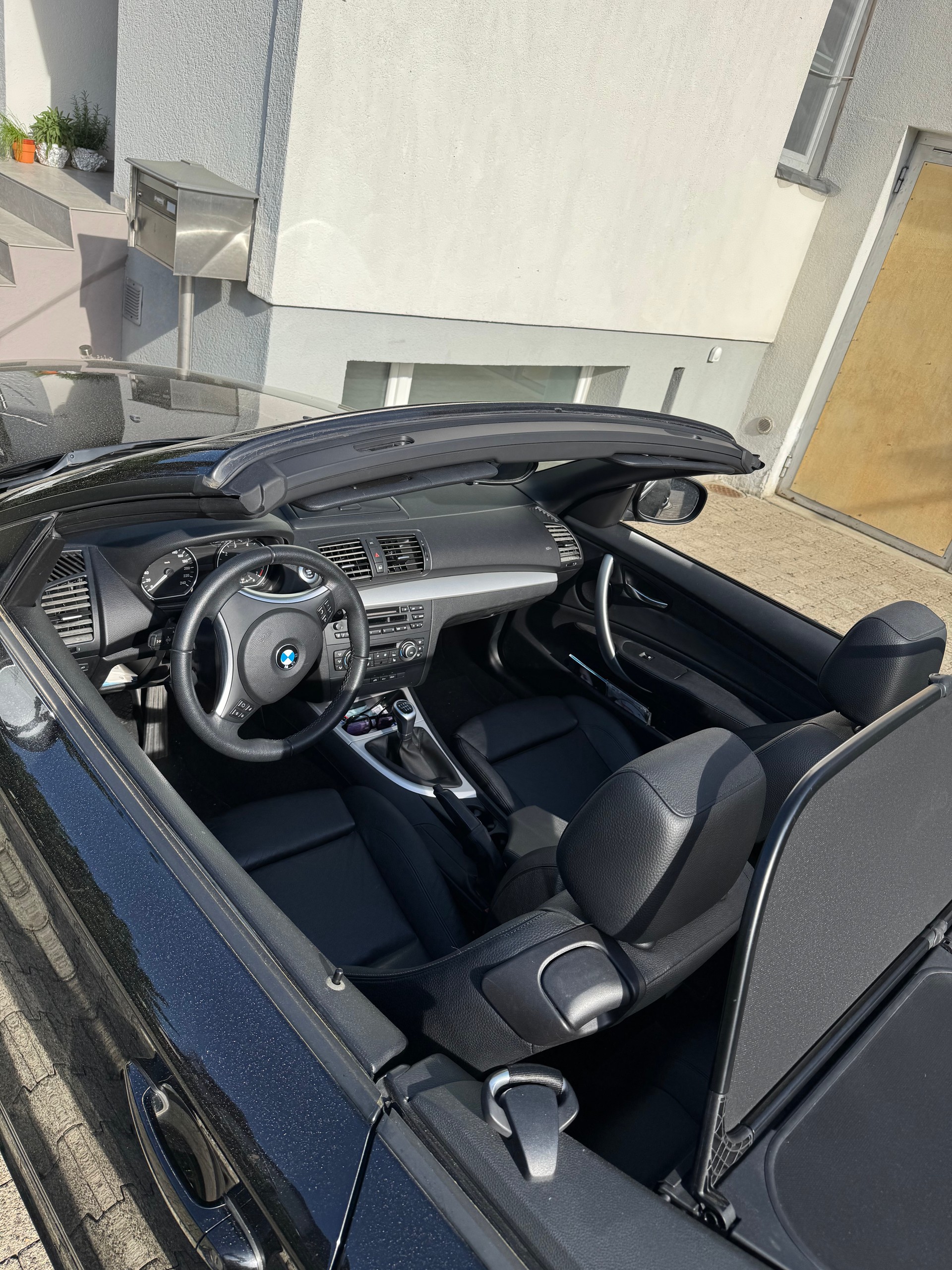 BMW 118i-image-3