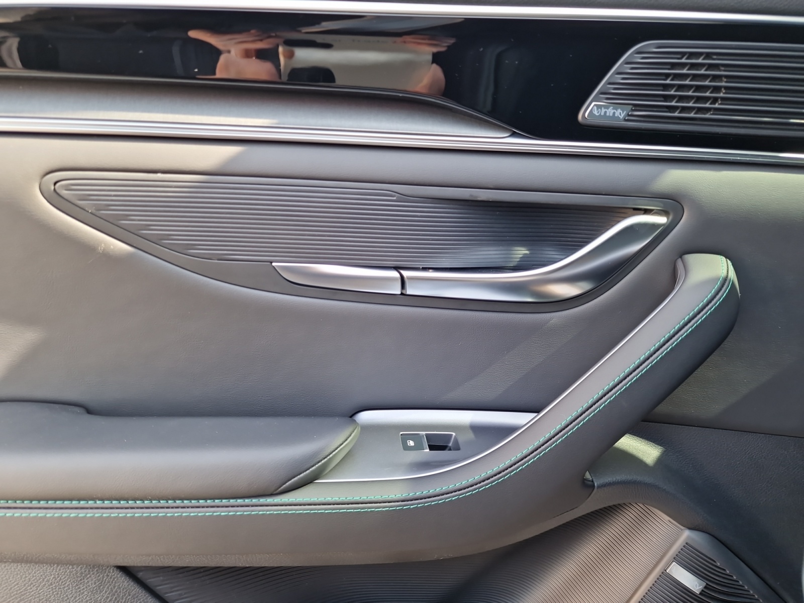 BYD Seal U DM-i Design AWD Panorama 324 PS-image-16