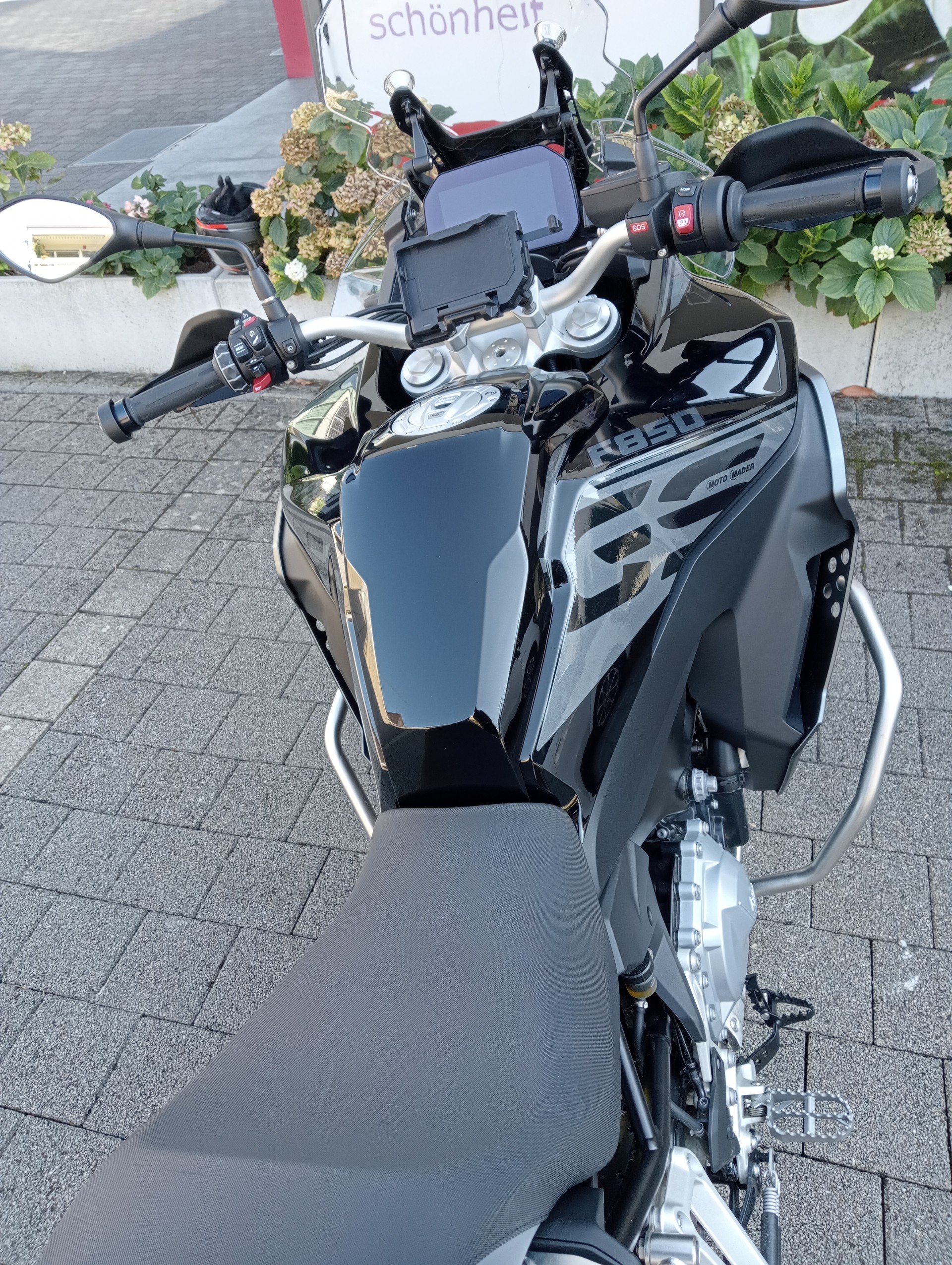 BMW F 850 GS Adventure (35kW)-image-2