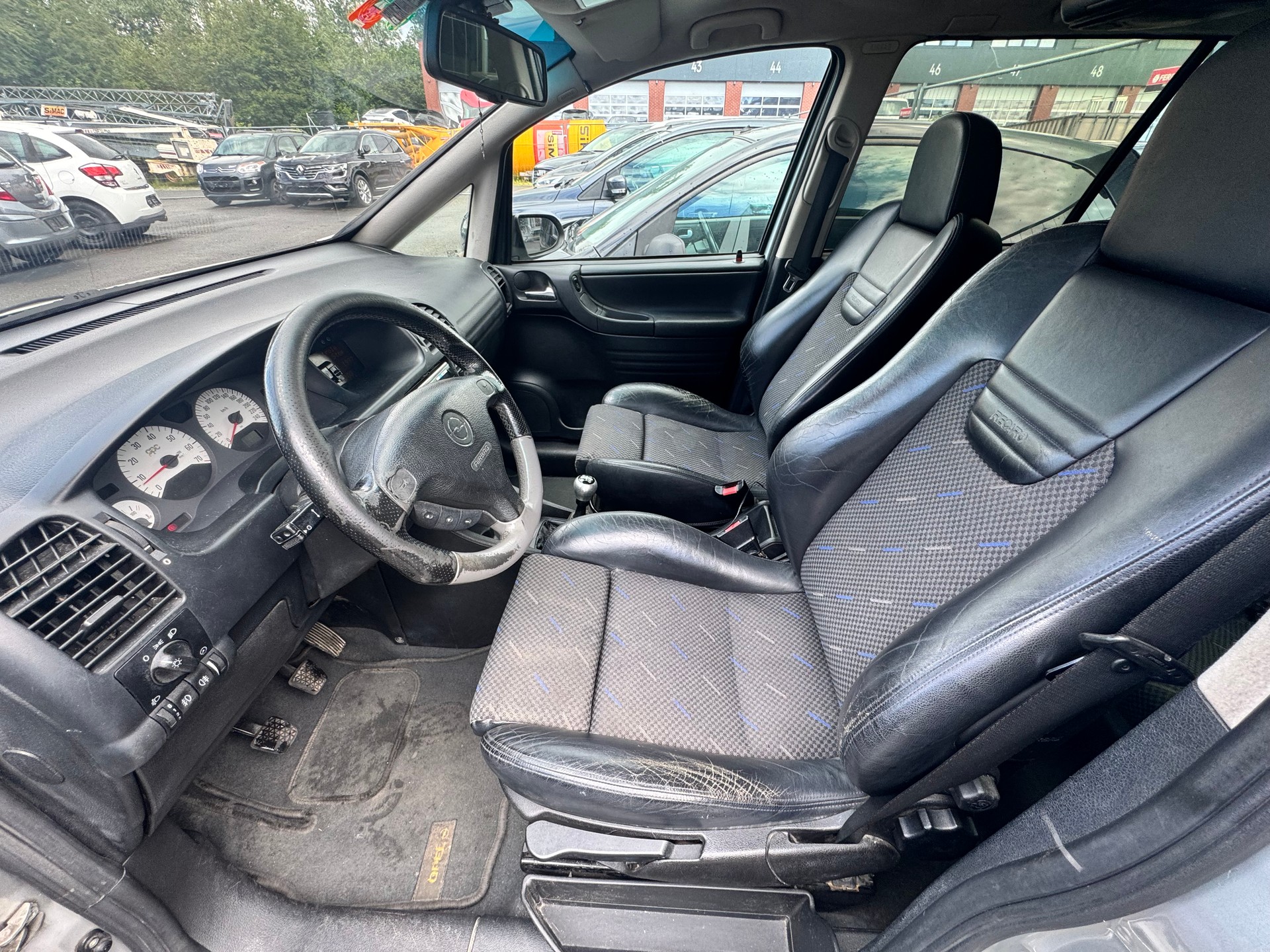 OPEL Zafira 2.0i Turbo OPC-image-9