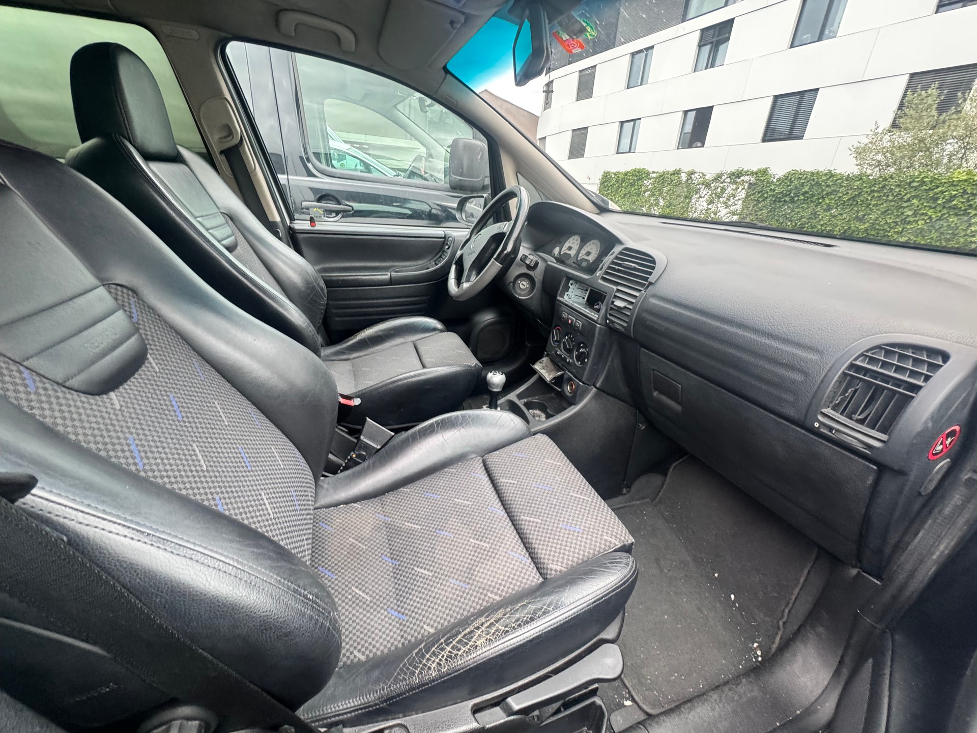 OPEL Zafira 2.0i Turbo OPC-image-7