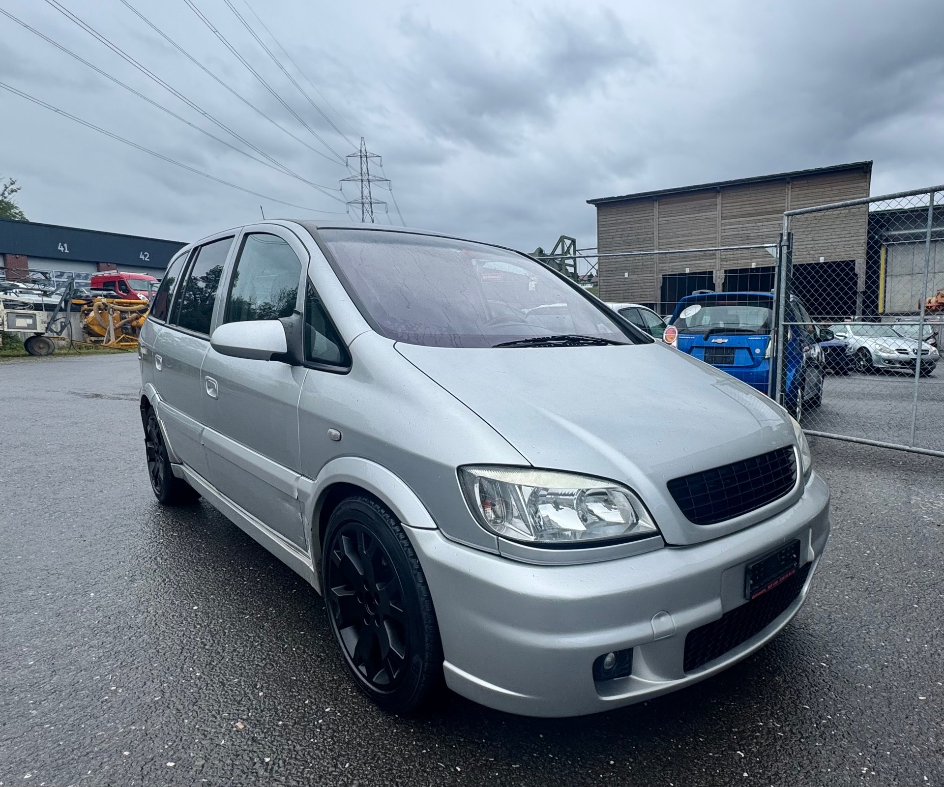OPEL Zafira 2.0i Turbo OPC