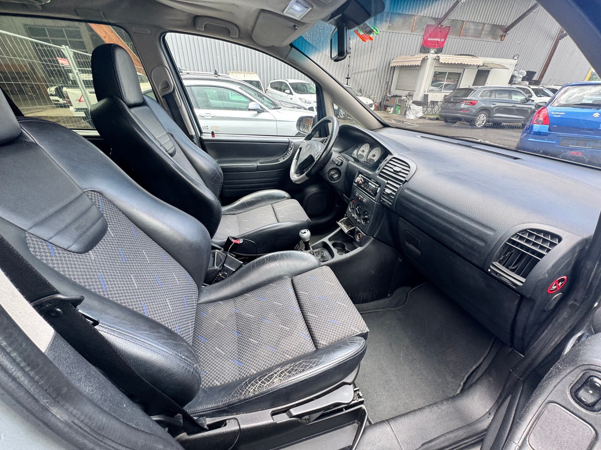 OPEL Zafira 2.0i Turbo OPC-image-10