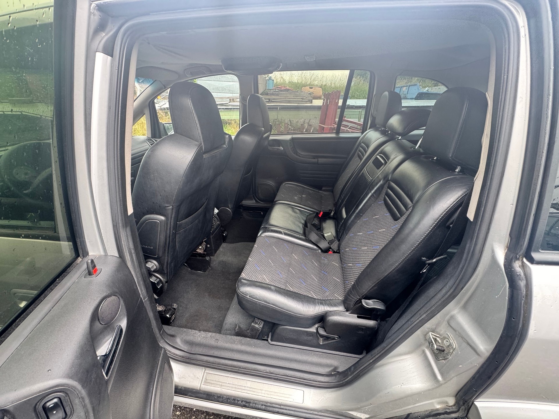 OPEL Zafira 2.0i Turbo OPC-image-12