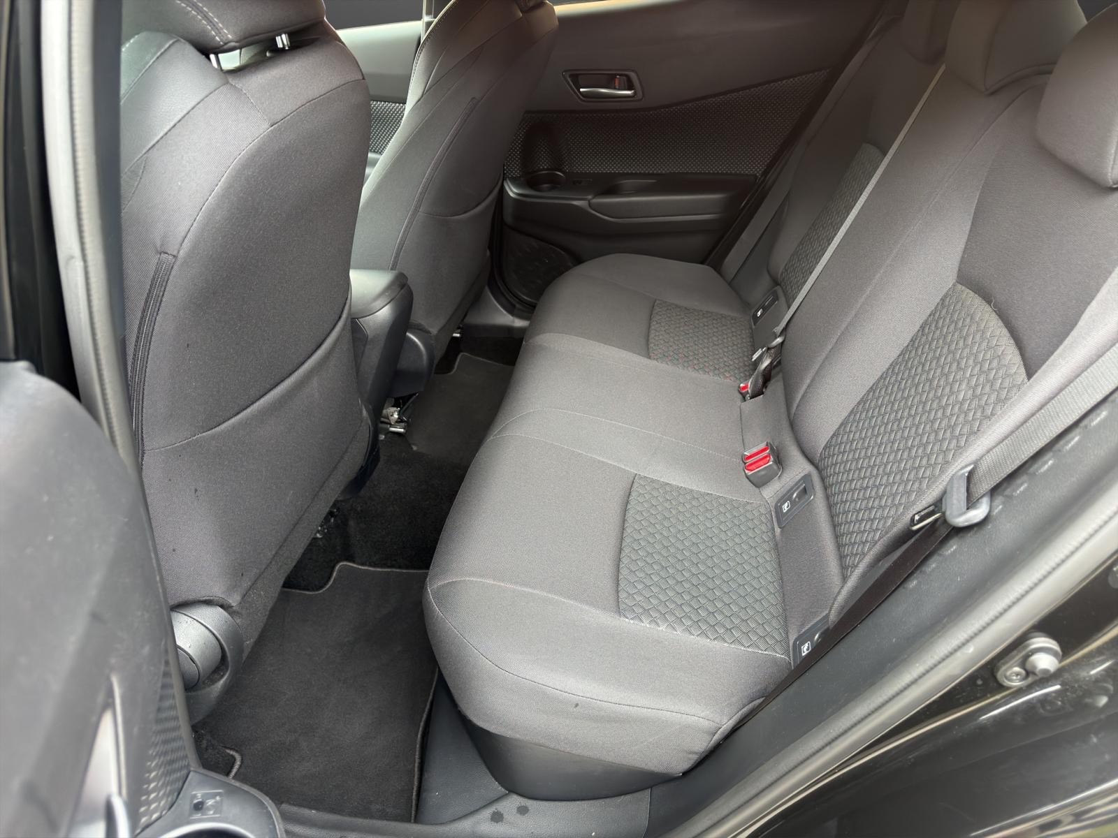 TOYOTA C-HR-image-11