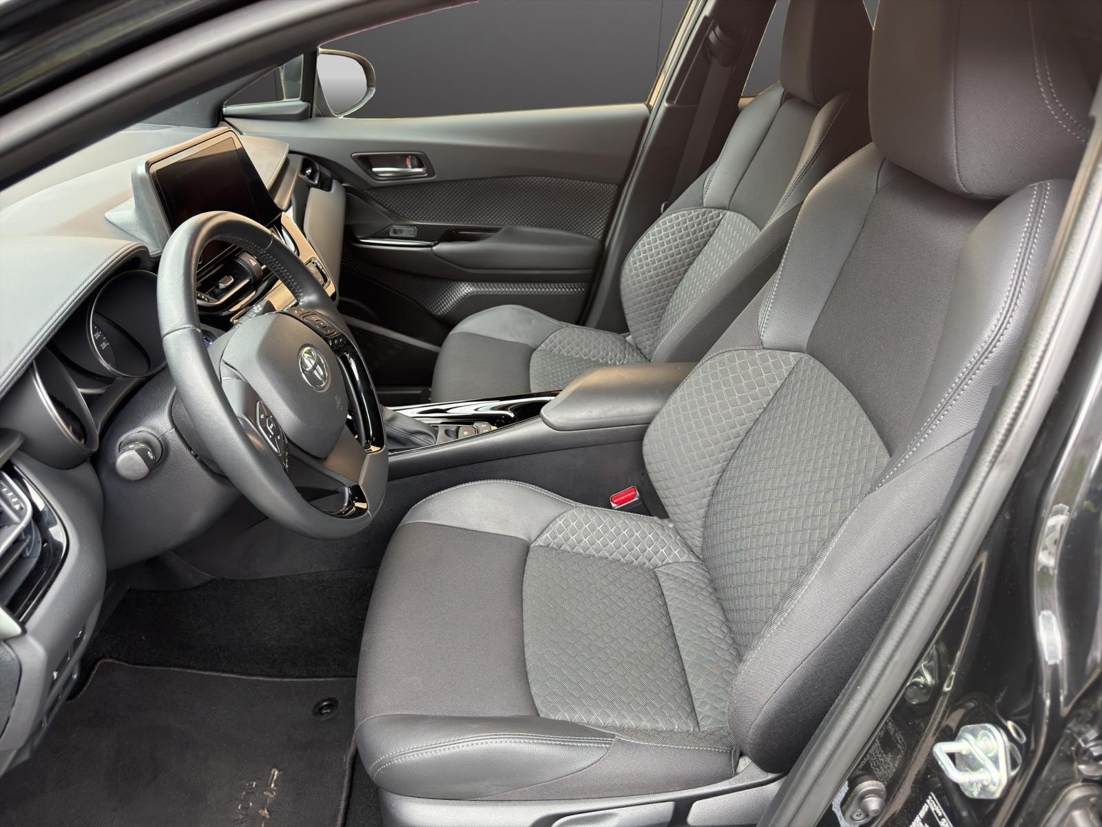 TOYOTA C-HR-image-7