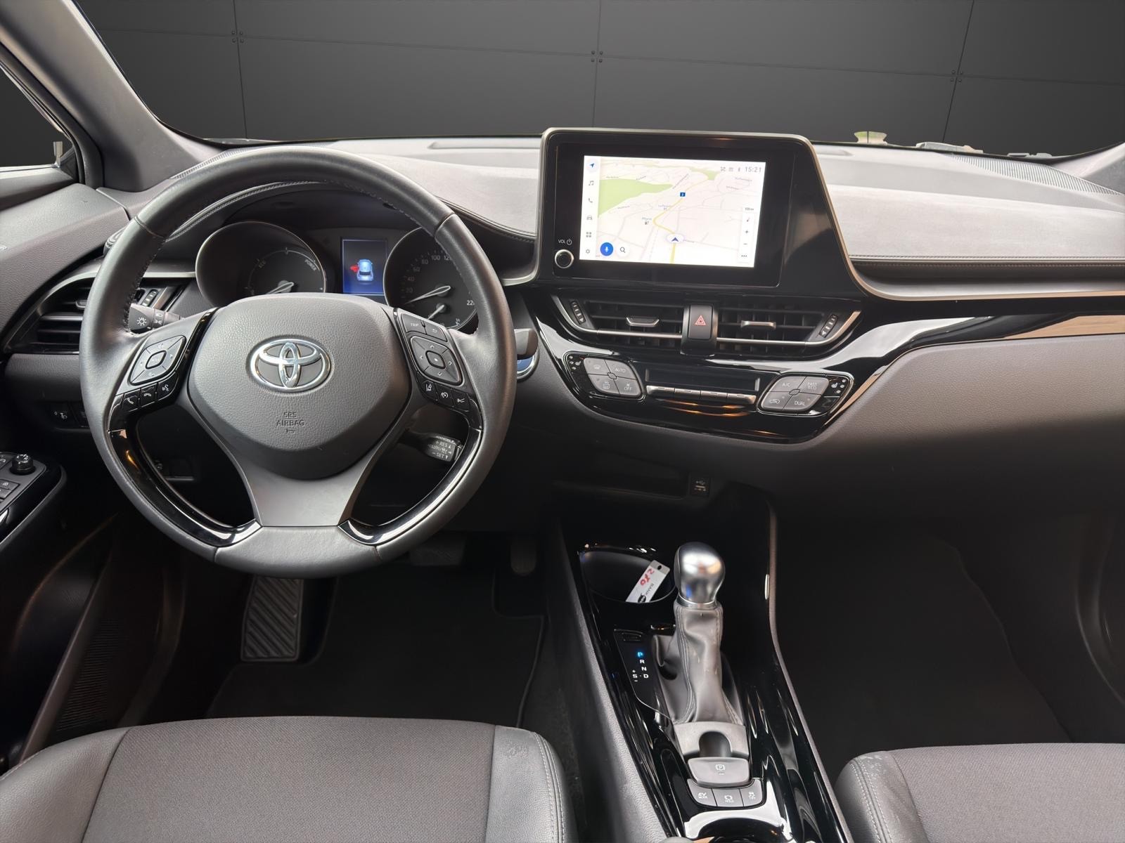 TOYOTA C-HR-image-8