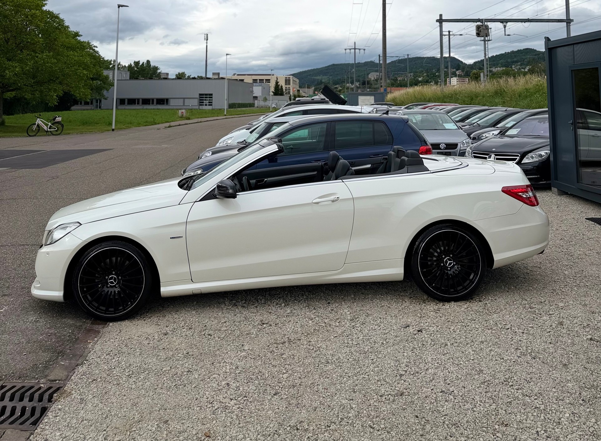 MERCEDES-BENZ E 250 CGI Automatic **AMG-Line** Perlweiss-image-9