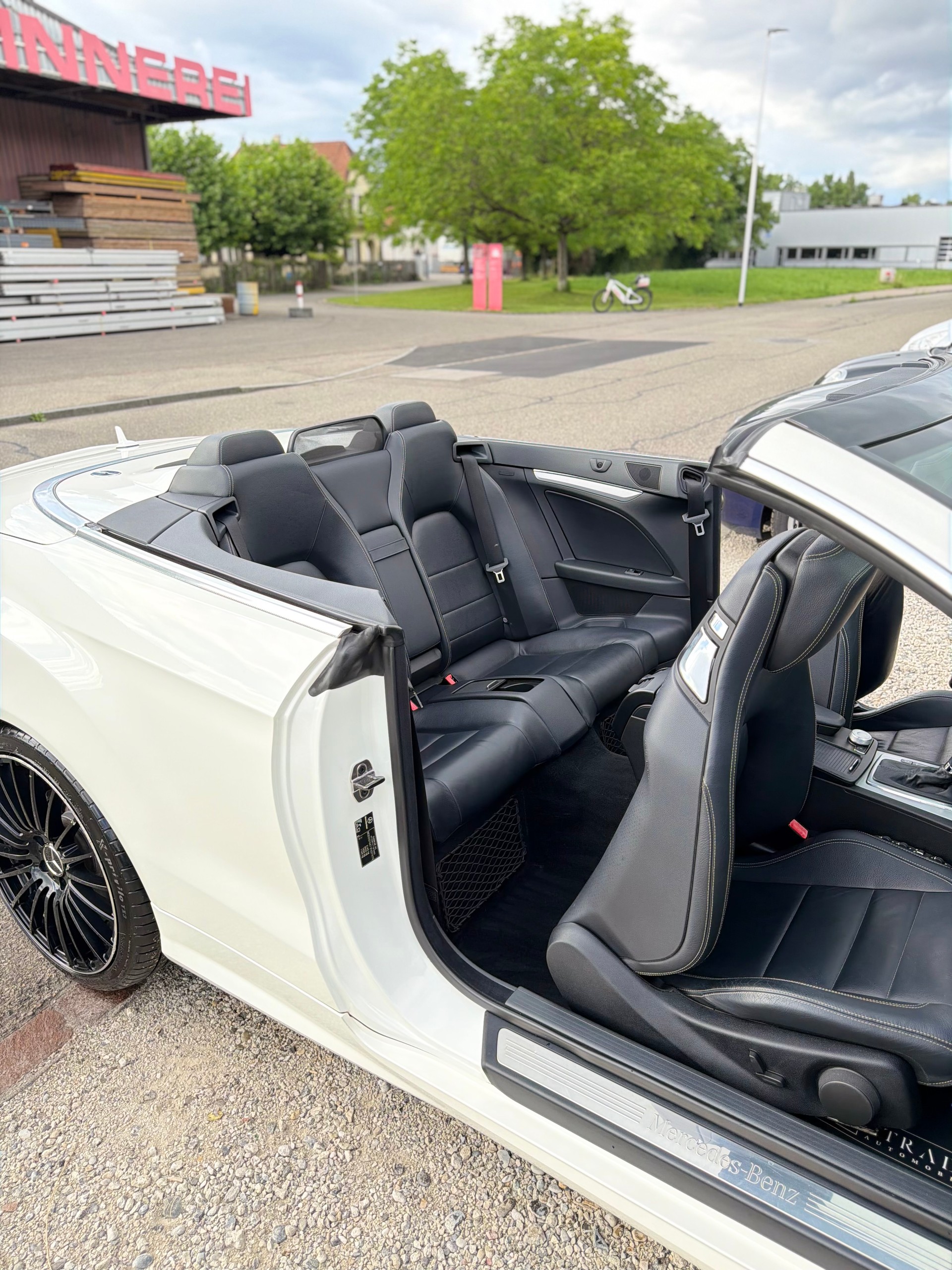 MERCEDES-BENZ E 250 CGI Automatic **AMG-Line** Perlweiss-image-14