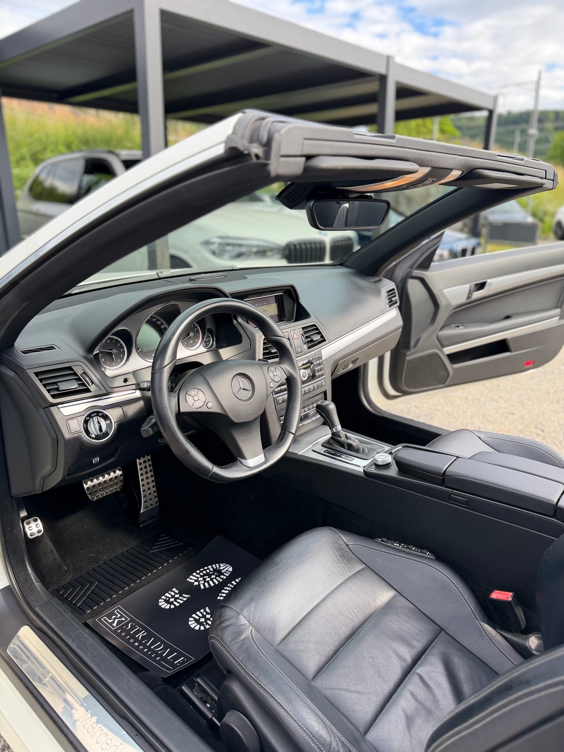 MERCEDES-BENZ E 250 CGI Automatic **AMG-Line** Perlweiss-image-12