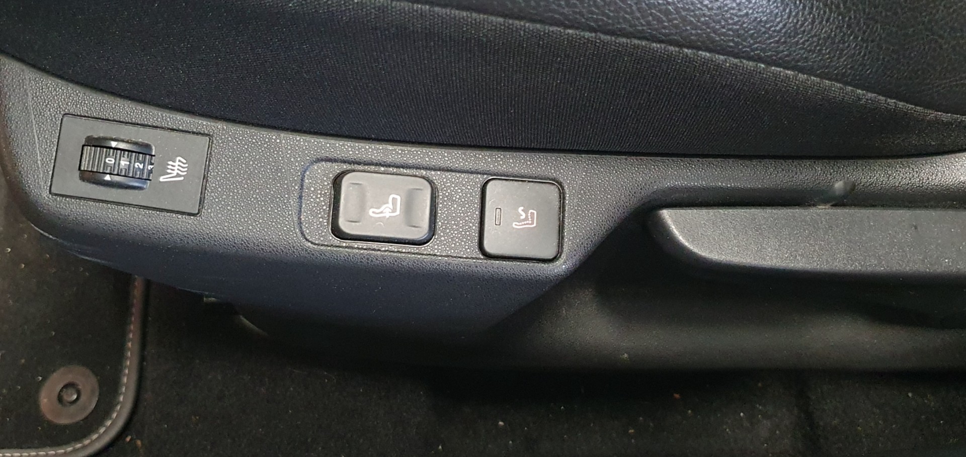 DS AUTOMOBILES DS 4 1.6 THP SO Chic Automatic-image-13