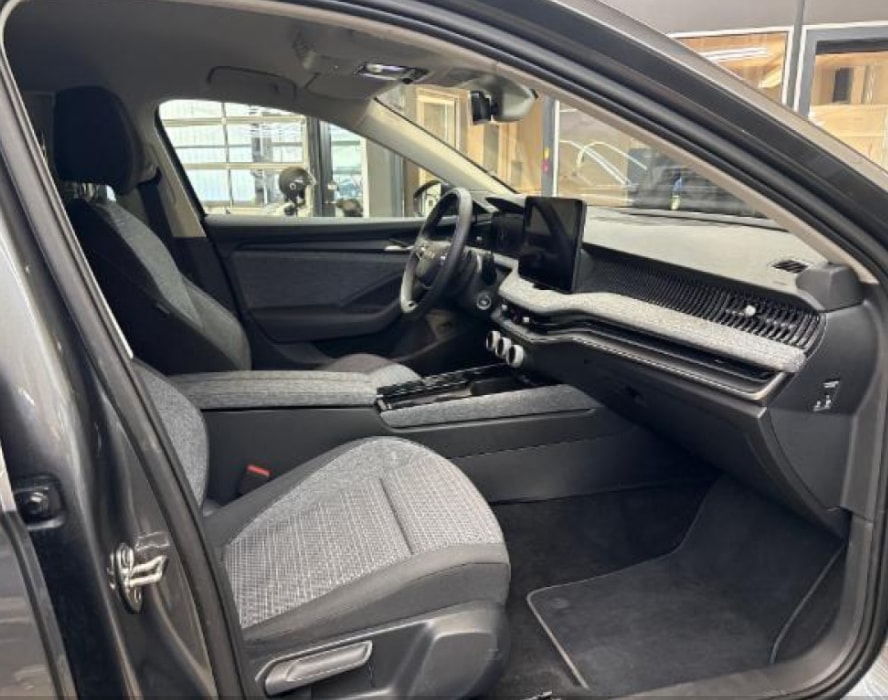 SKODA Superb Combi 2.0 TDi Selection 4x4 DSG Modell 2026 mit Anhängerkupplung-image-7