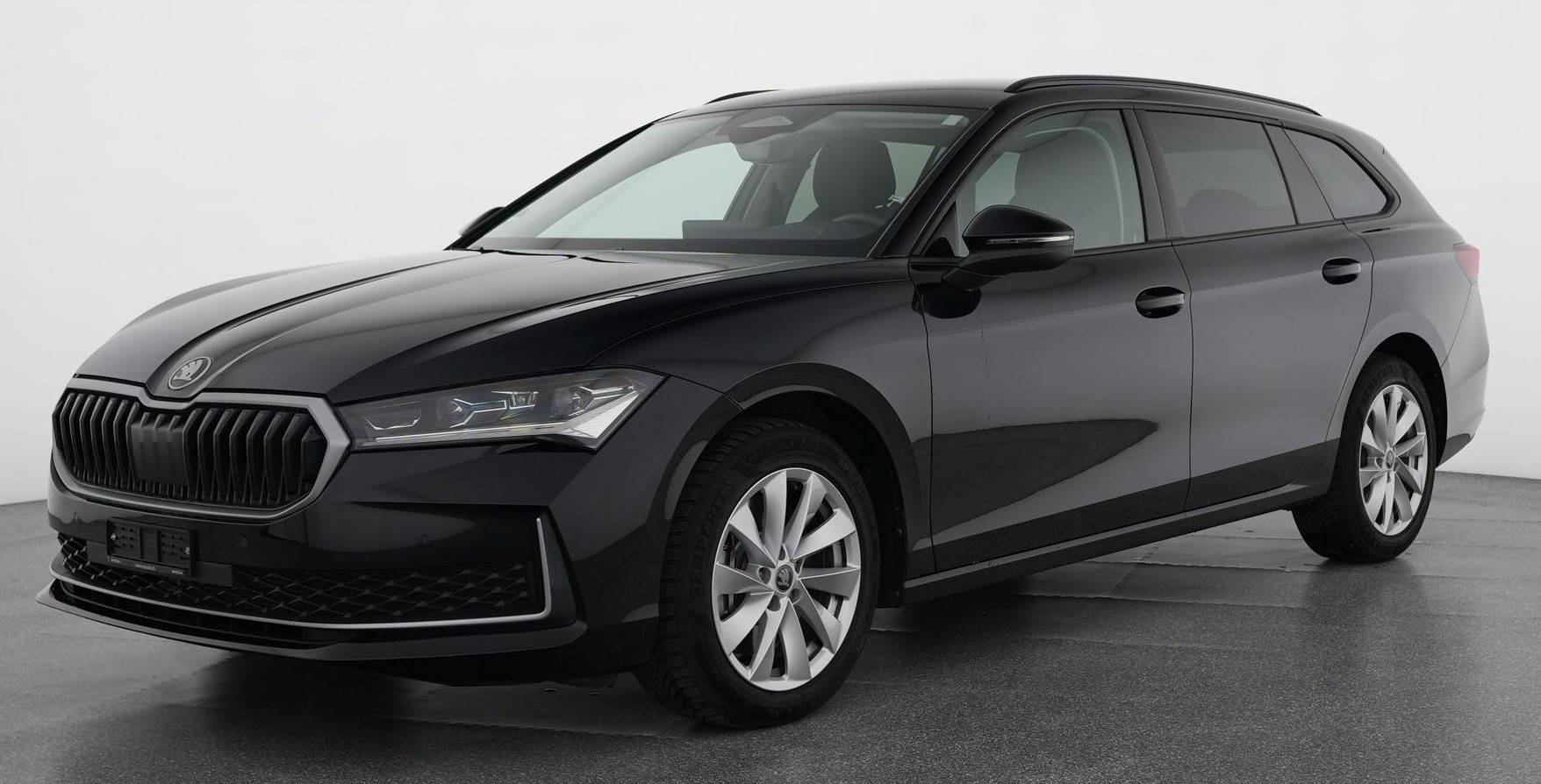 SKODA Superb Combi 2.0 TDi Selection 4x4 DSG Modell 2026 mit Anhängerkupplung