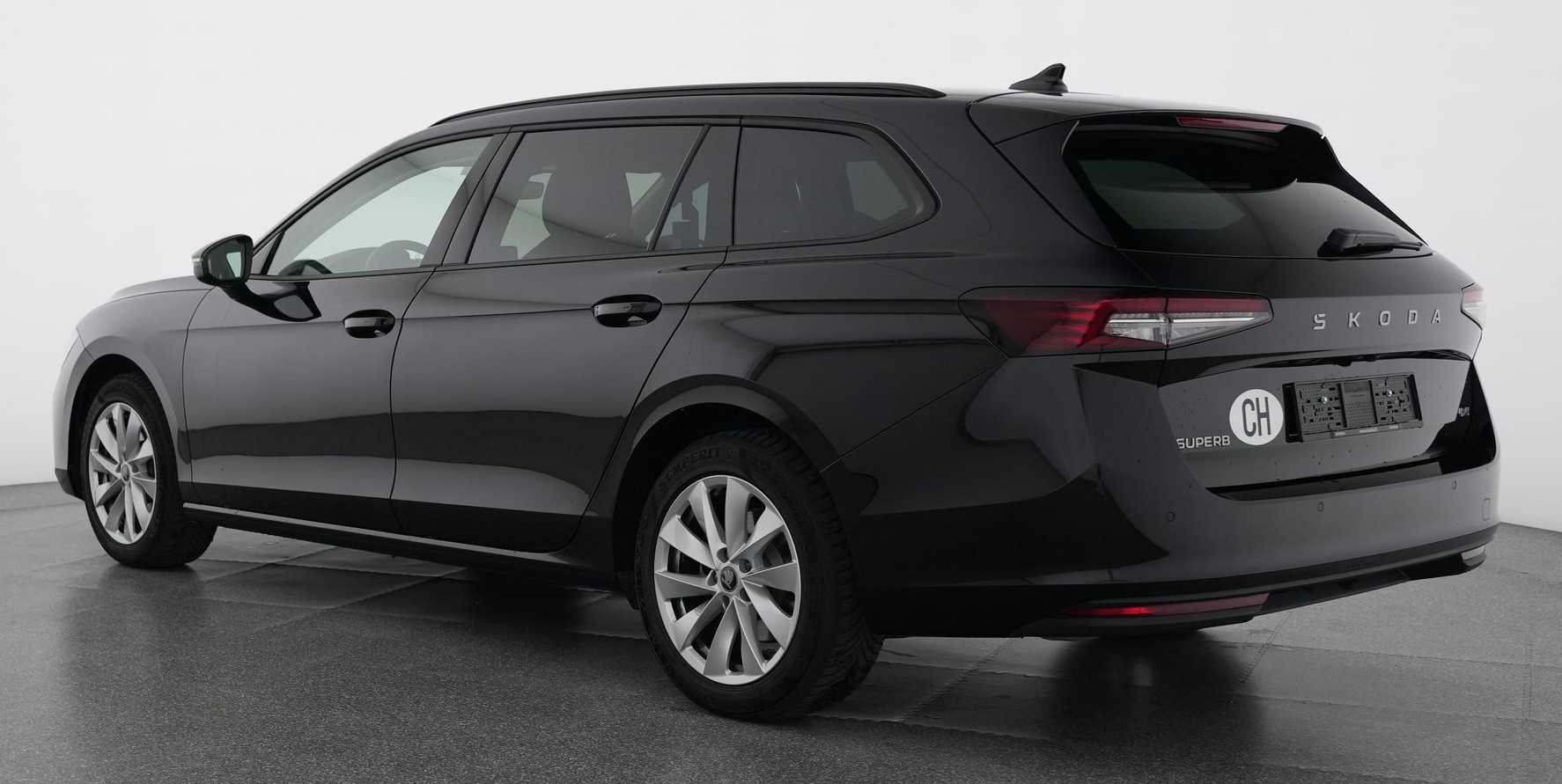 SKODA Superb Combi 2.0 TDi Selection 4x4 DSG Modell 2026 mit Anhängerkupplung-showroom-element-2