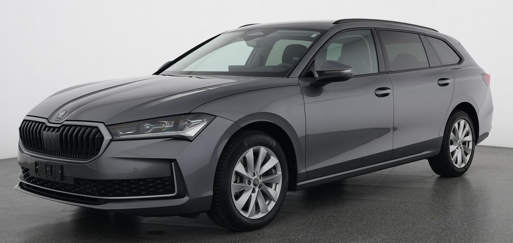 SKODA Superb Combi 2.0 TDi Selection 4x4 DSG Modell 2026 mit Anhängerkupplung-image-0
