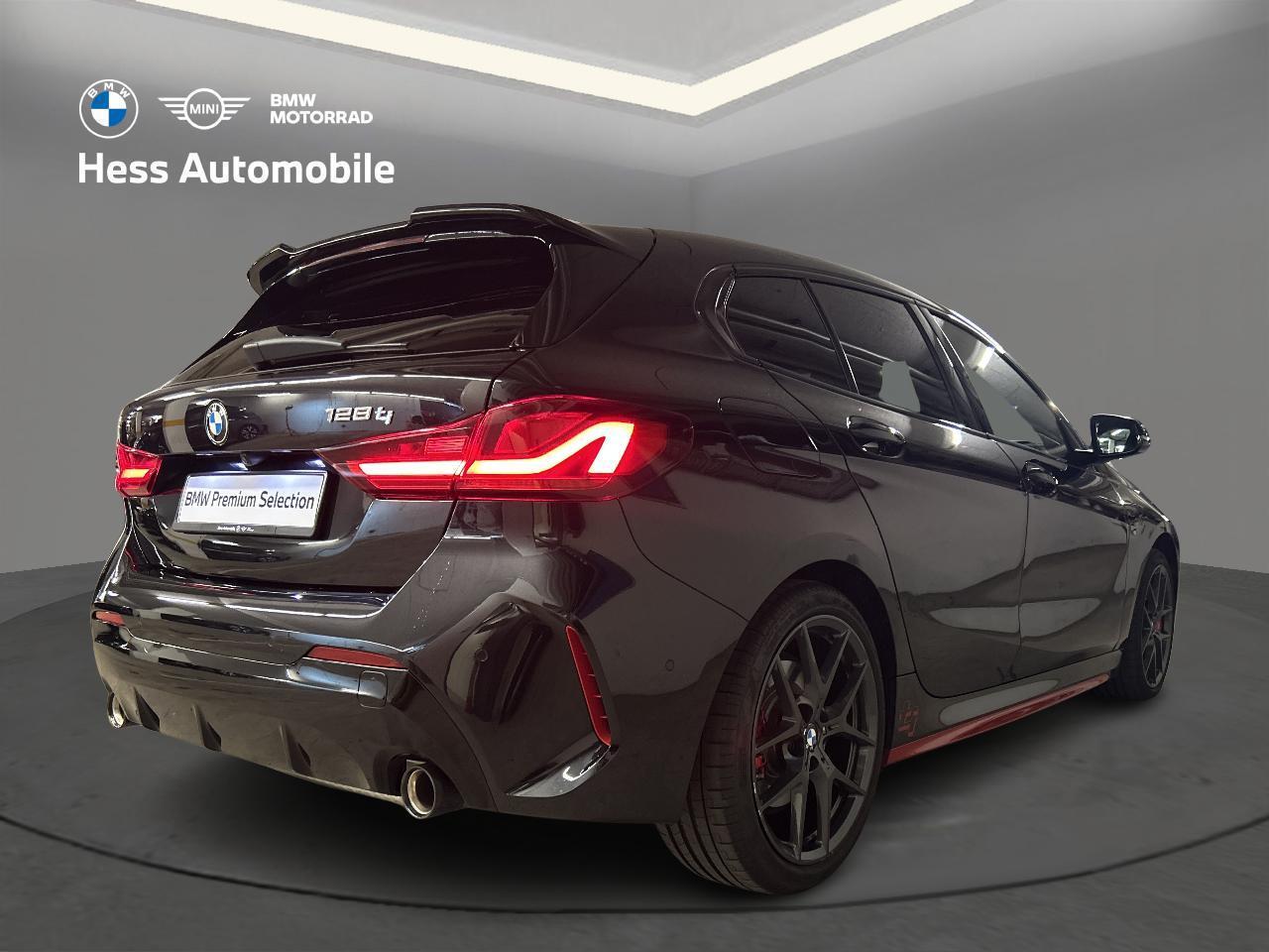 BMW 128ti-showroom-element-2