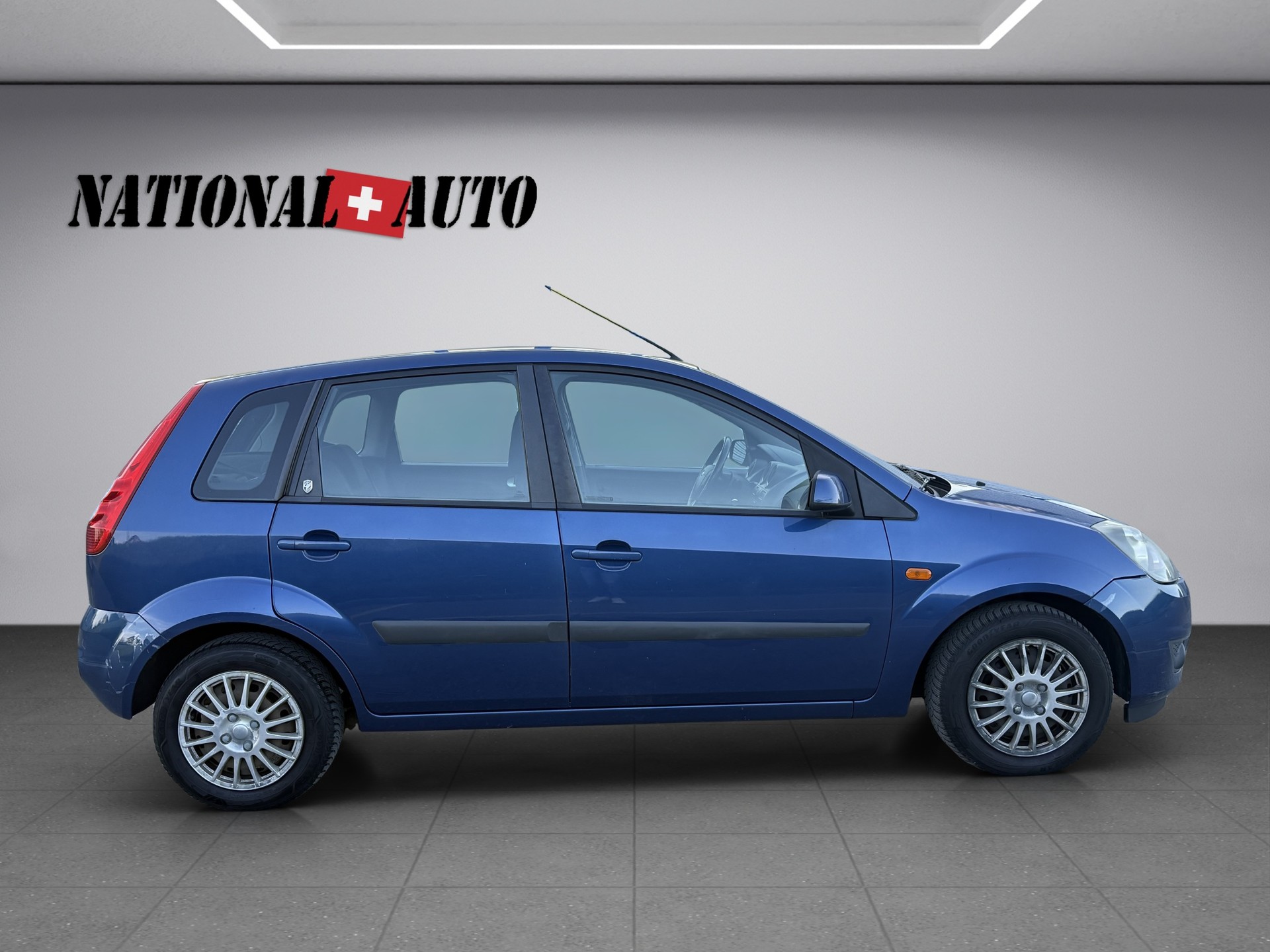 FORD Fiesta 1.6 16V Ghia-image-4