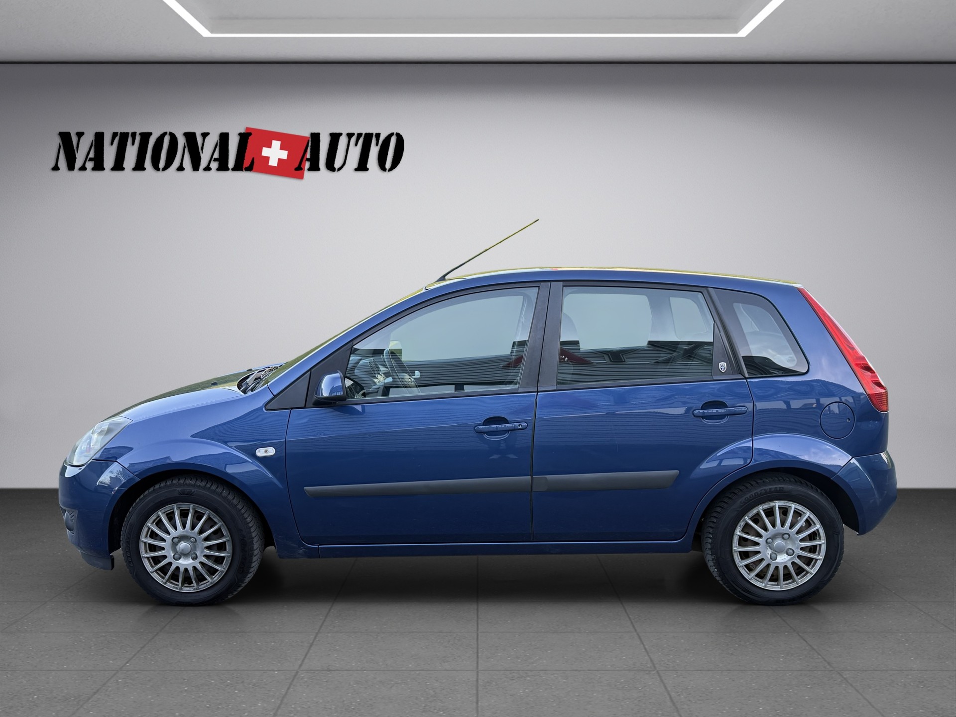 FORD Fiesta 1.6 16V Ghia-image-1