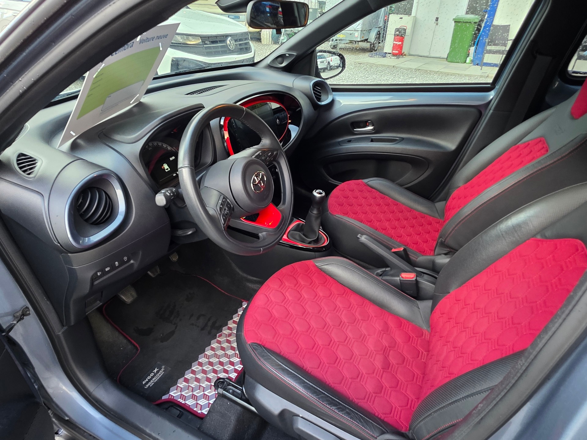 TOYOTA Aygo X 1.0 VVT-i Undercover-image-7