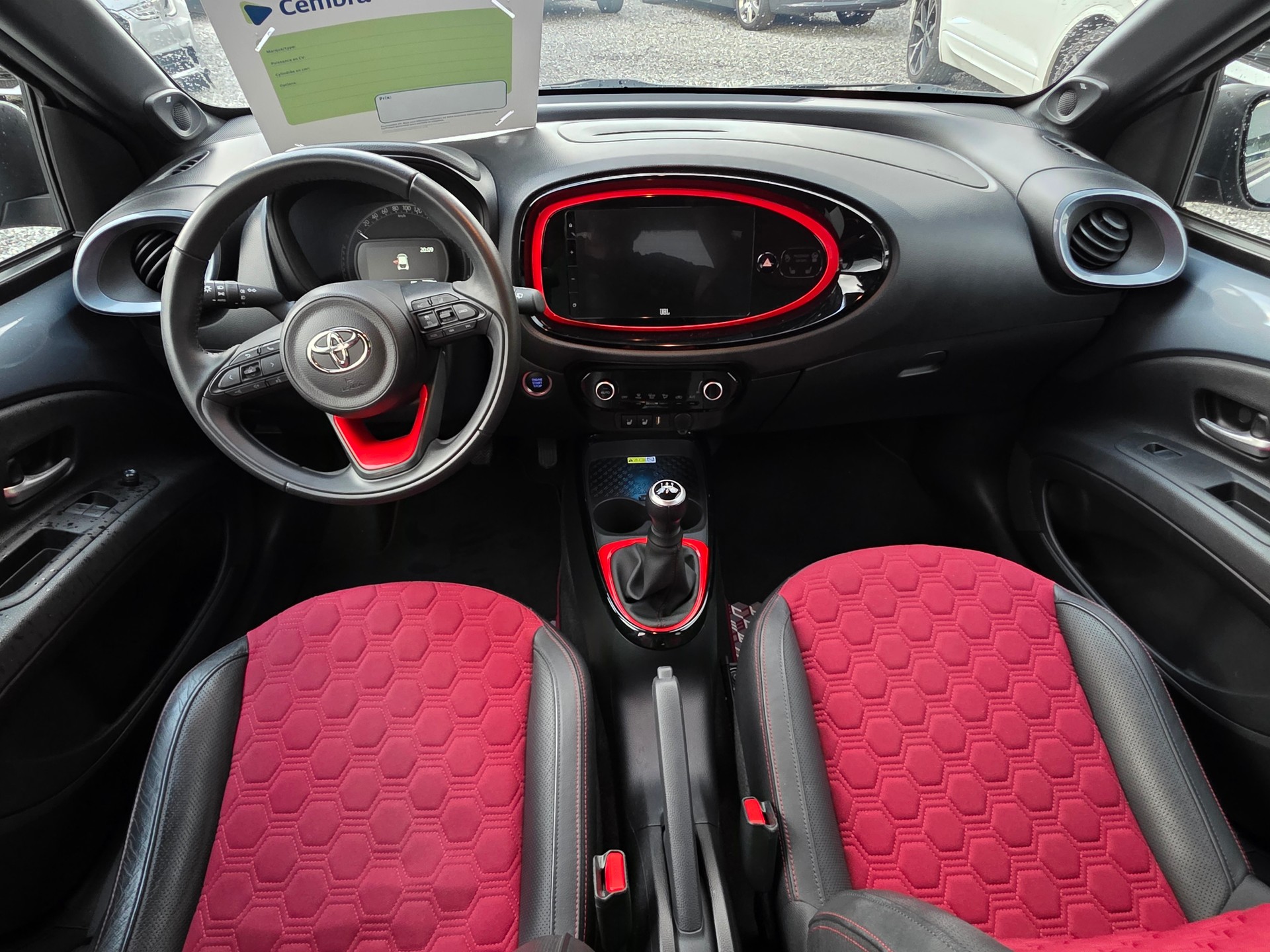 TOYOTA Aygo X 1.0 VVT-i Undercover-image-6