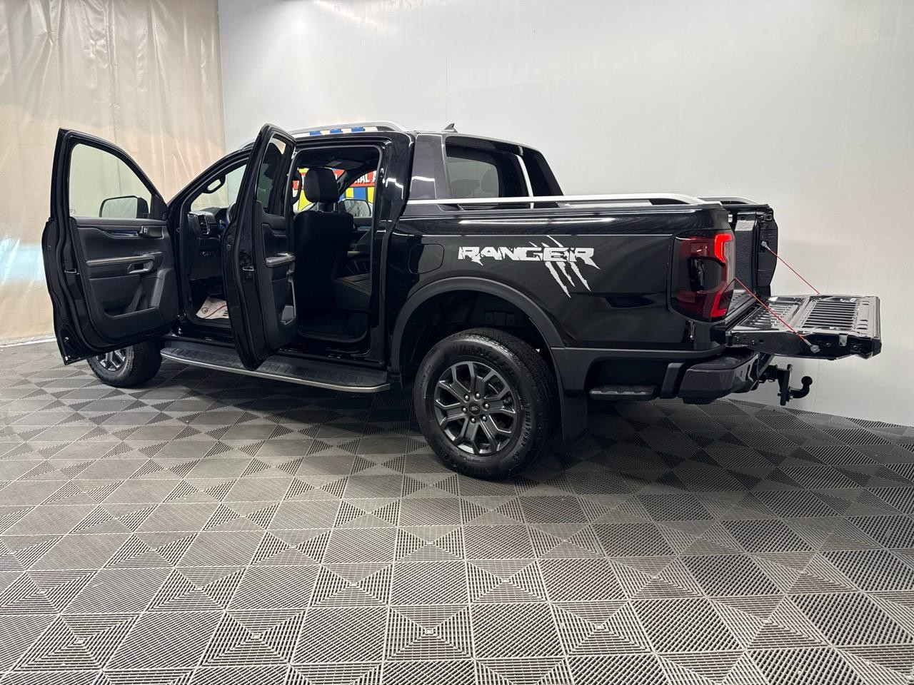 FORD Ranger Wildtrak 3.0 Eco Blue e-4WD Automat-image-13