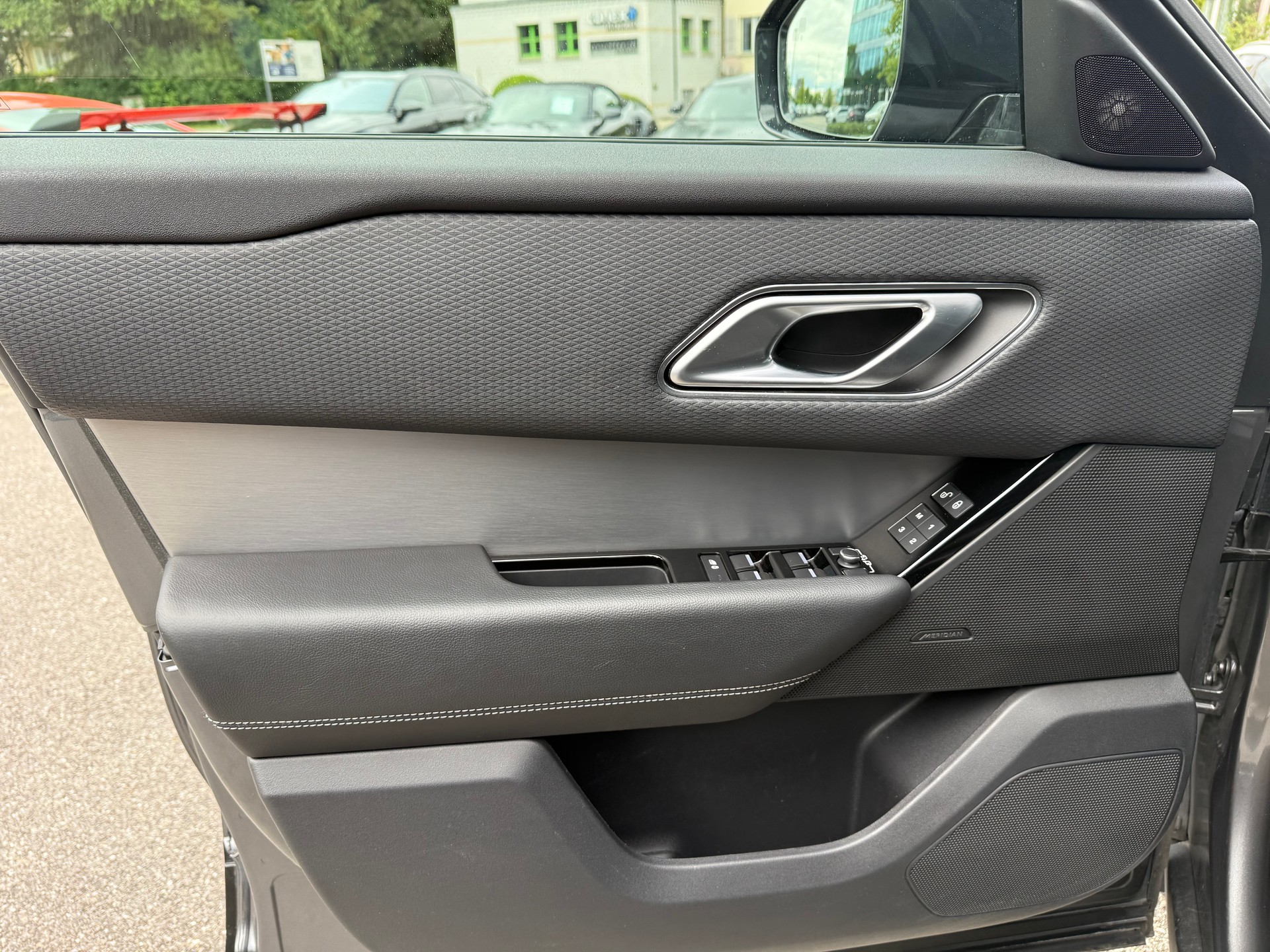 LAND ROVER Range Rover Velar R-Dynamic D 240 SE Automatic-image-8