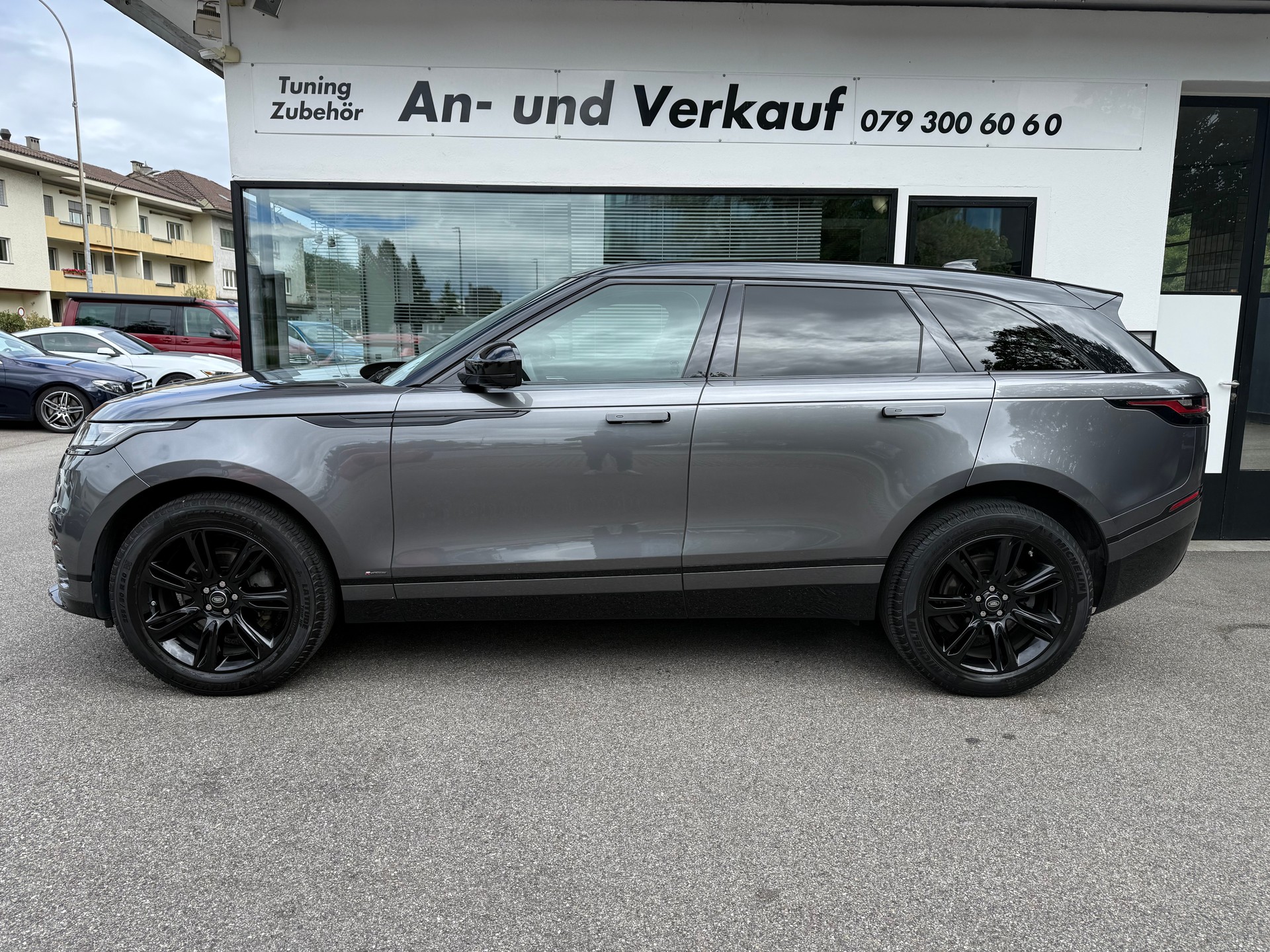 LAND ROVER Range Rover Velar R-Dynamic D 240 SE Automatic-image-2