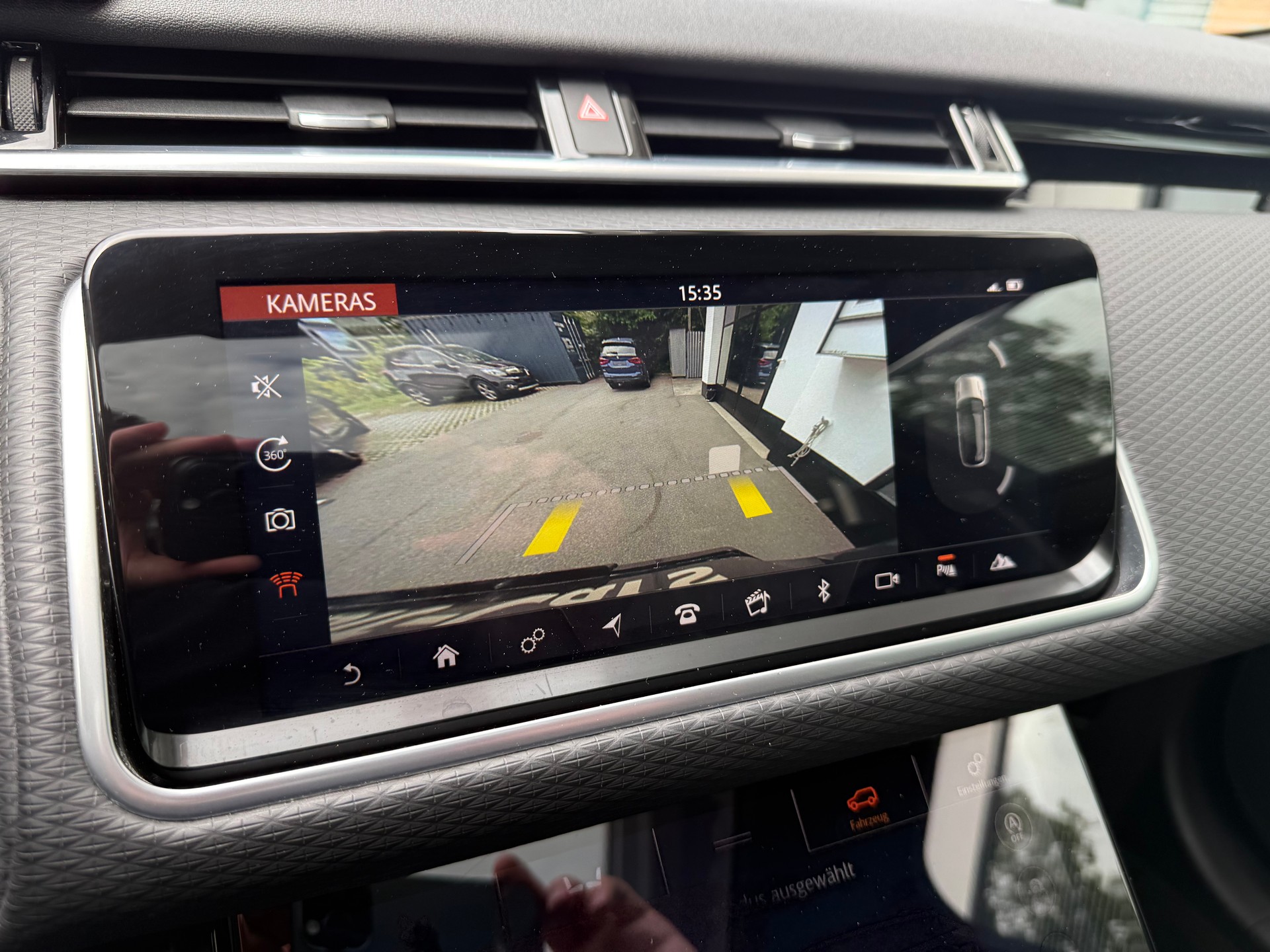 LAND ROVER Range Rover Velar R-Dynamic D 240 SE Automatic-image-10