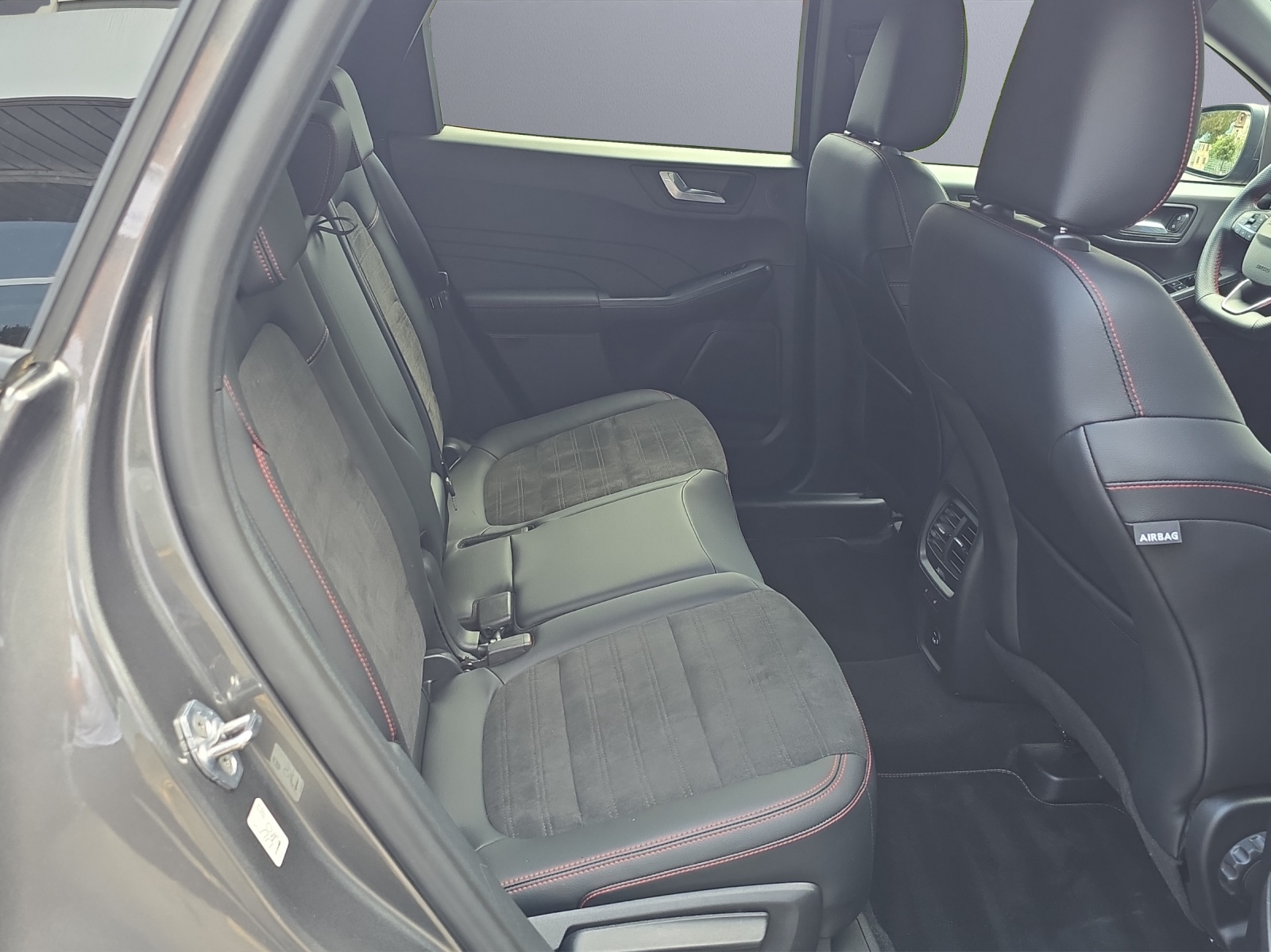 FORD Kuga 2.5 Plug-in Hybrid ST-Lin-image-12