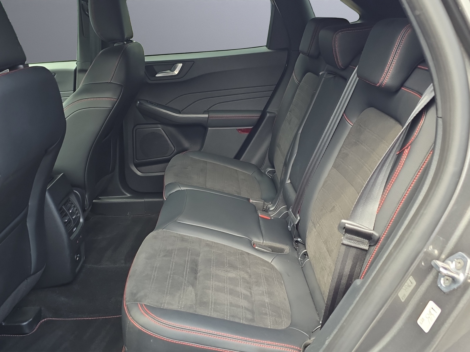 FORD Kuga 2.5 Plug-in Hybrid ST-Lin-image-7