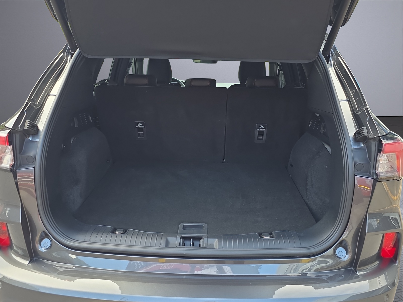 FORD Kuga 2.5 Plug-in Hybrid ST-Lin-image-13