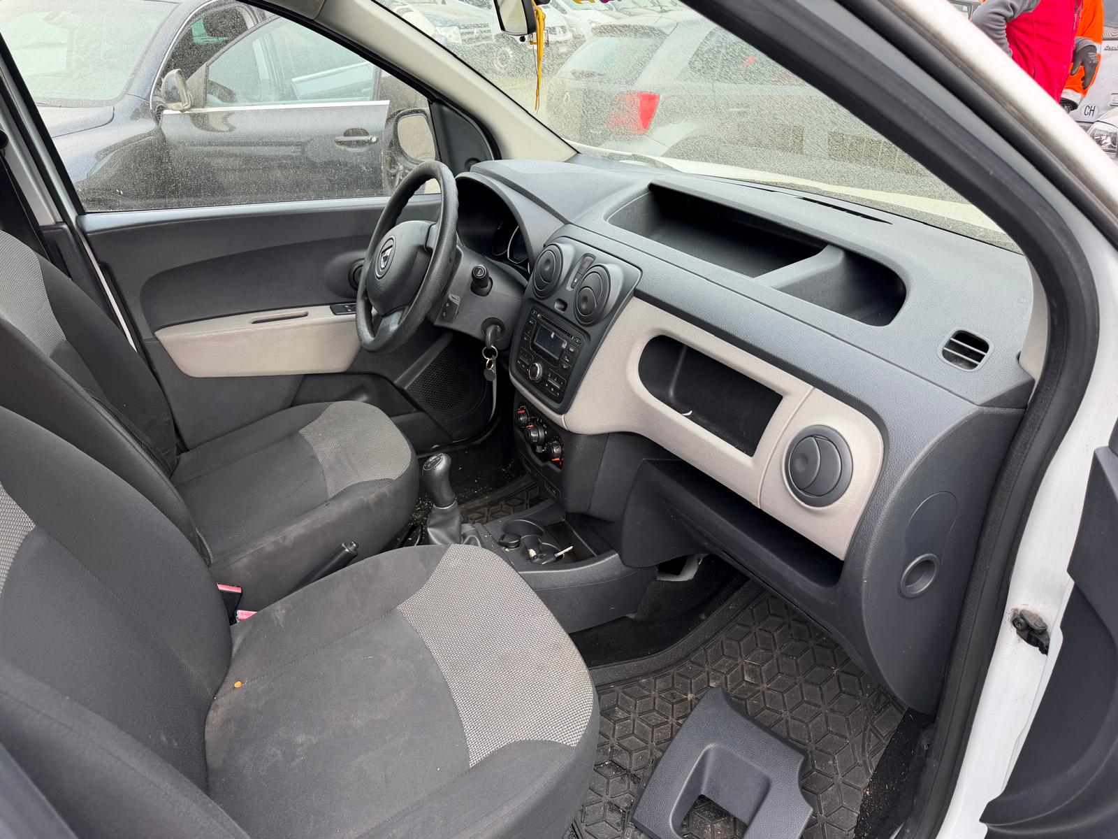 DACIA Dokker Van TCe 115 S&S Ambiance+-image-6